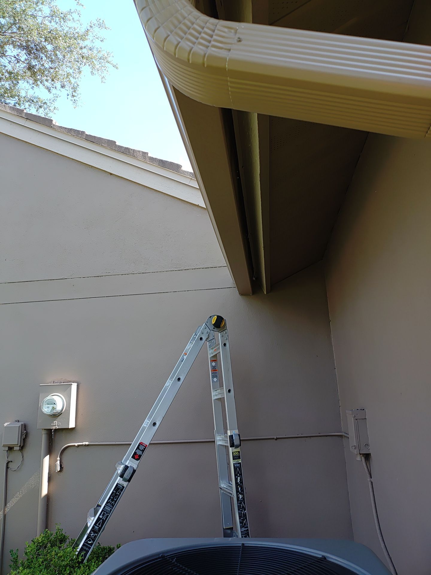 Replace gutter using Gutter Guards, Seamless Gutters, New Downspouts in Palm Harbor FL by Gutter Professors