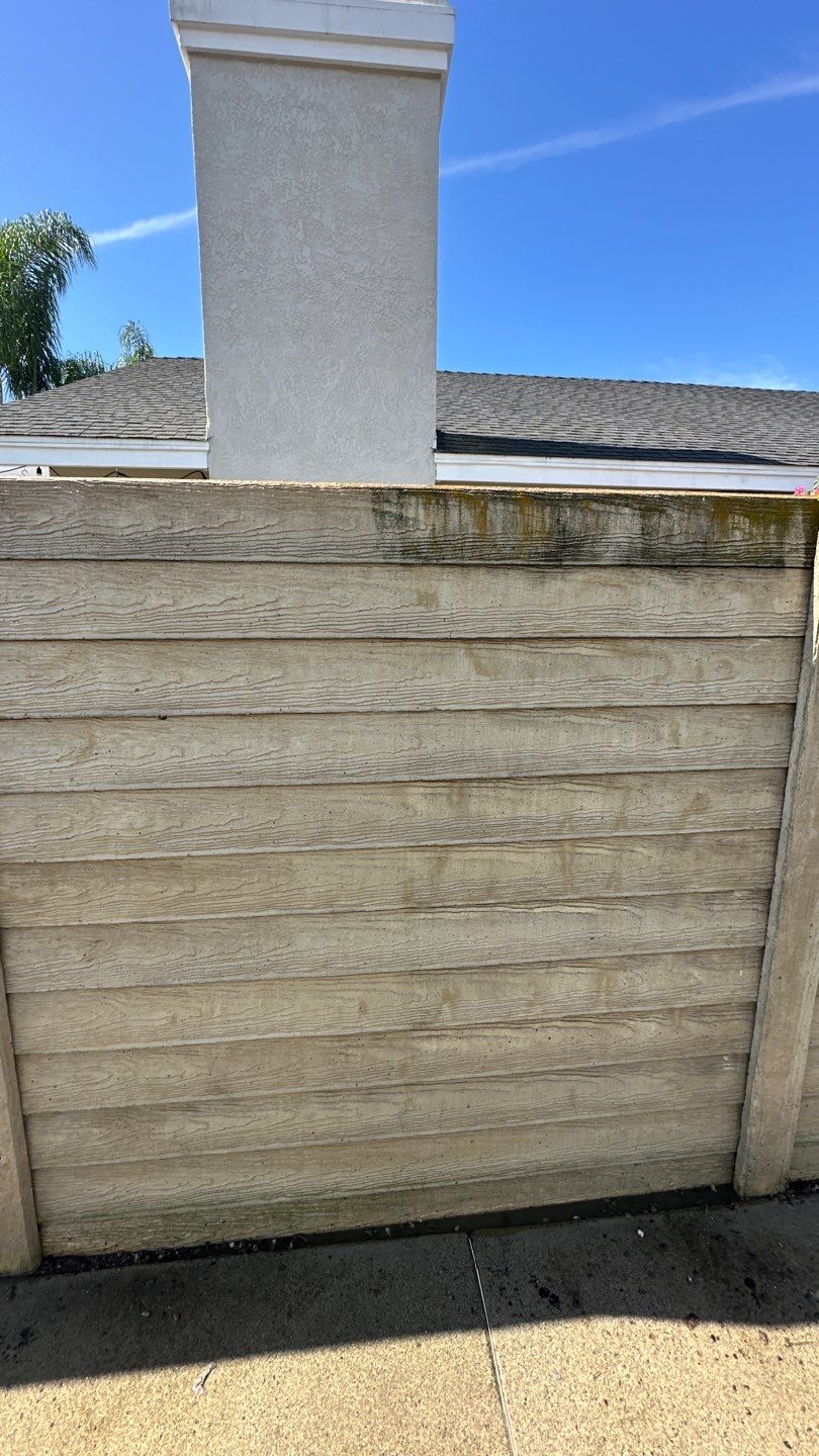 Laguna Hills Fence and Sidewalk Washing by Property Cleaning Experts