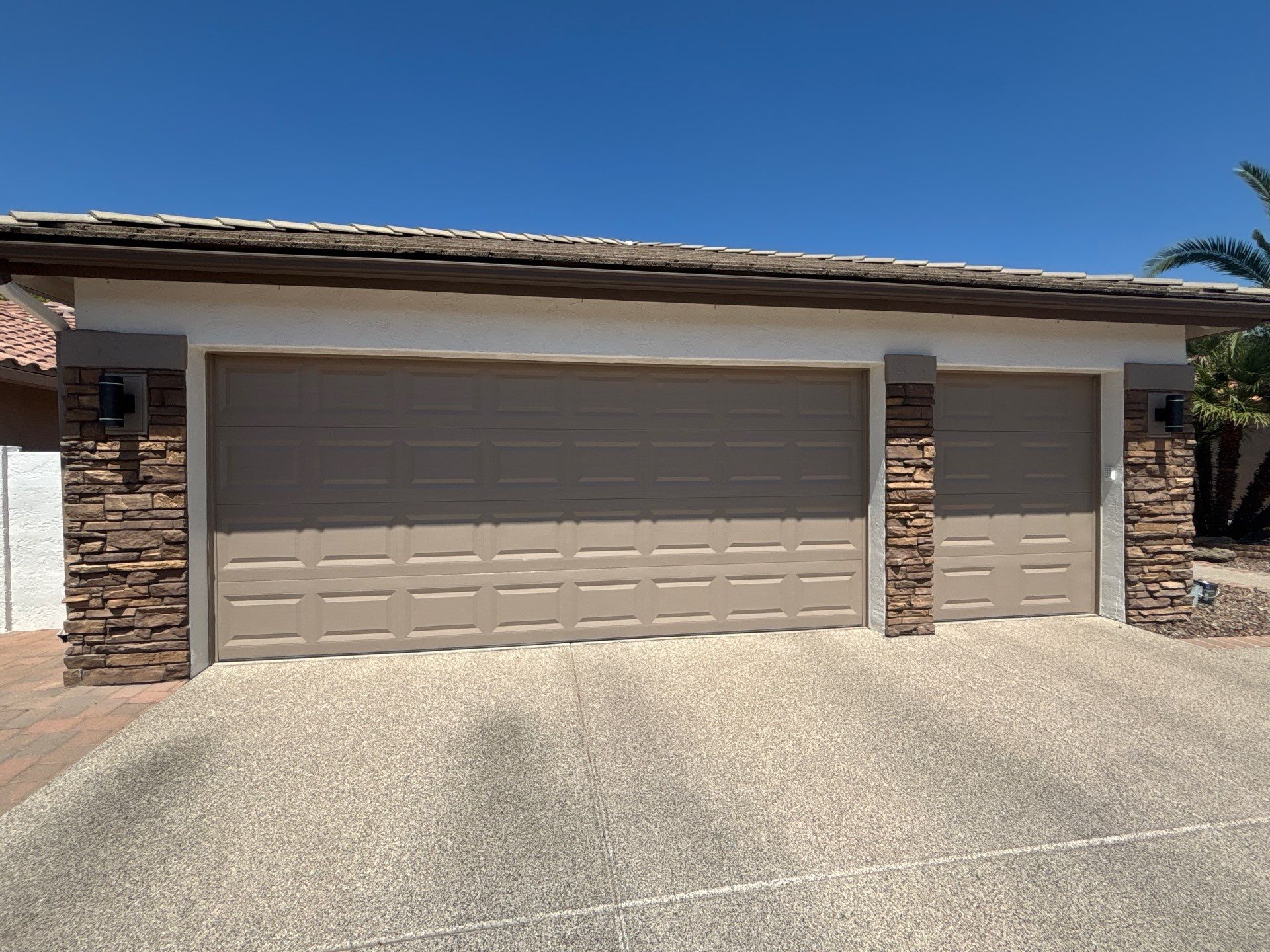 Stoney Lake Dr - Exterior by Kowalski Painting