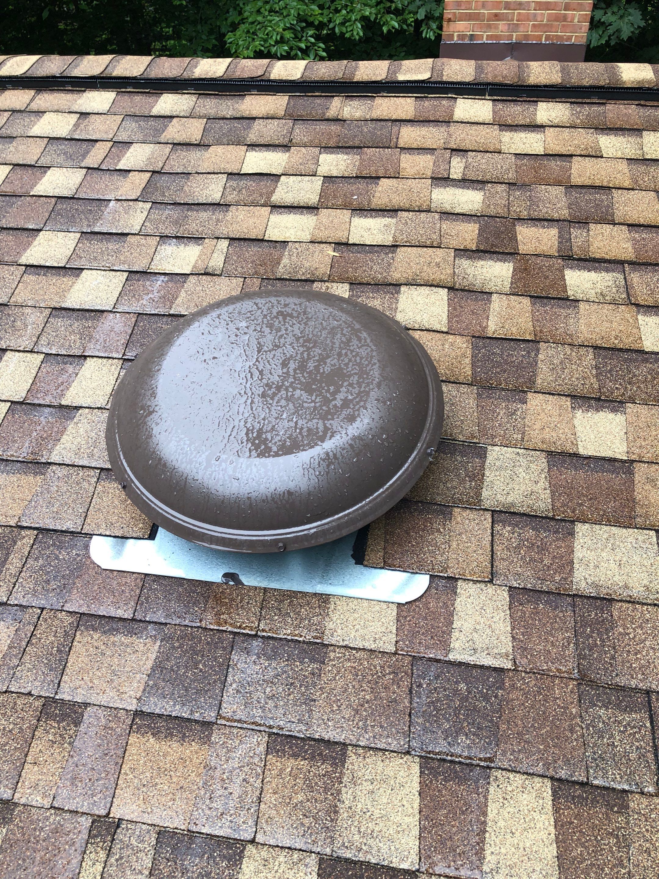 Fairfax Station: CertainTeed Landmark Pro Designer Shingles in Max Def Resawn Shake by RM Banning, Inc.