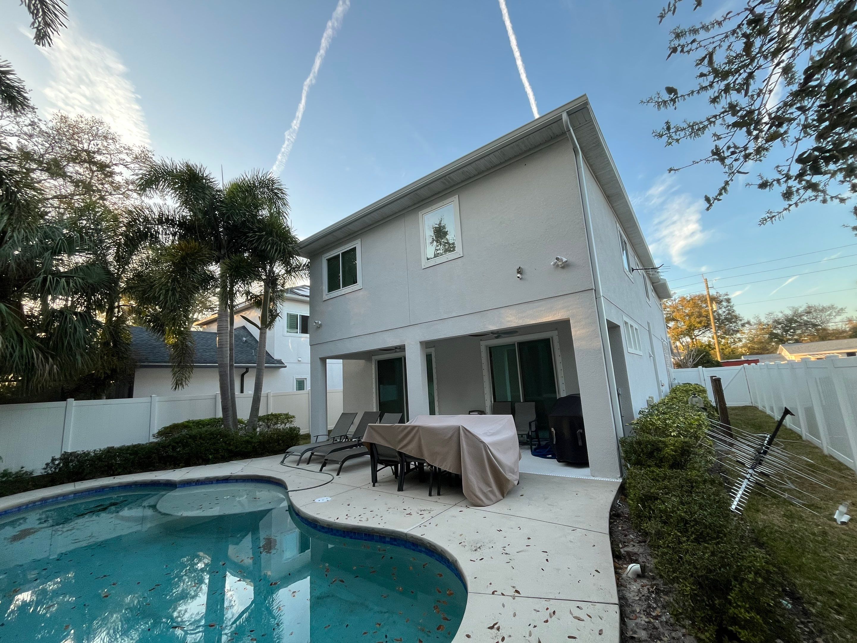 White K Style Seamless Gutters using 6 Inch Seamless Gutters in Sarasota FL by Gutter Professors