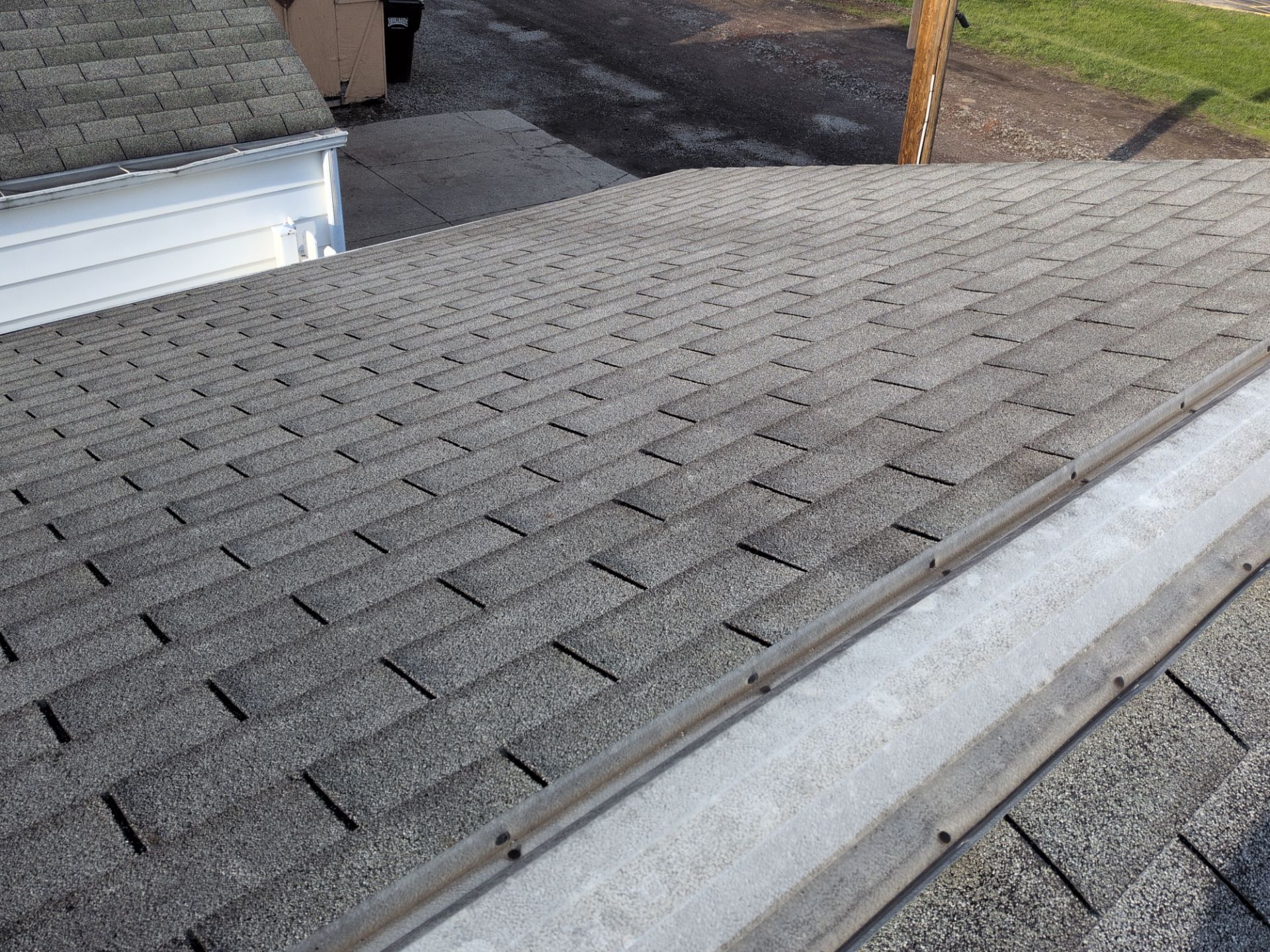 Residential Roof Replacement and Vinyl Siding Installation in Hamilton by XPRO ELITE LLC