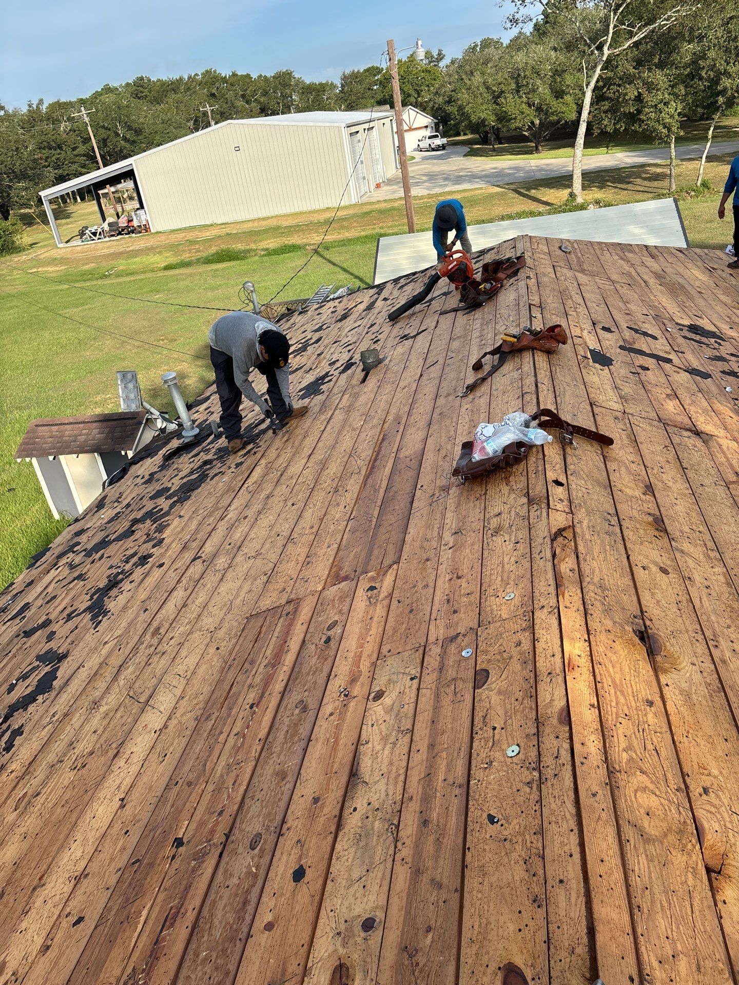 Residential Roofing Installation using Owen's Corning Duration (Lifetime) Shingles by Roof Repair Company