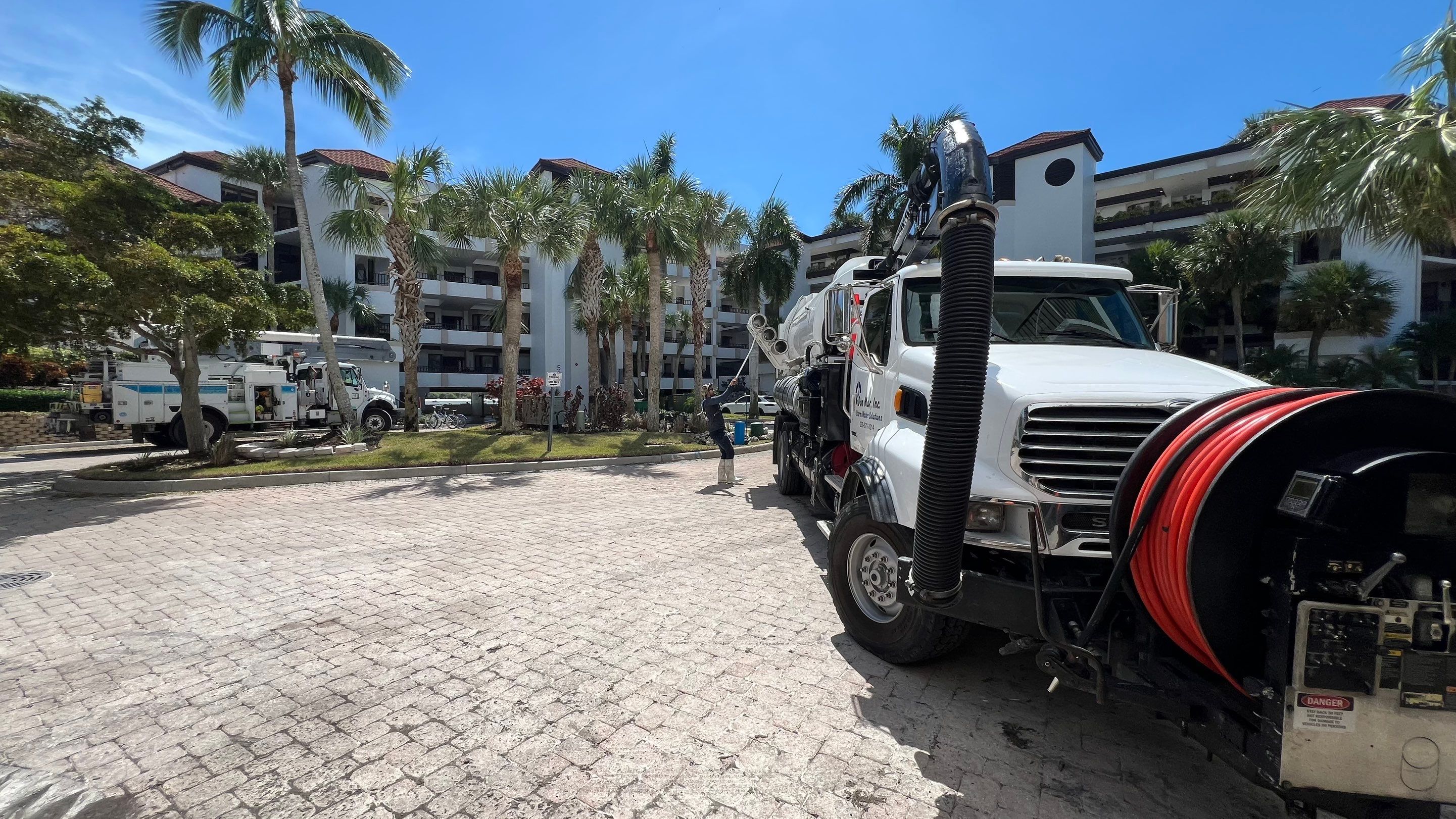 Condo Parking Garage Cleanup and Stormwater System Maintenance by APS Power & Water