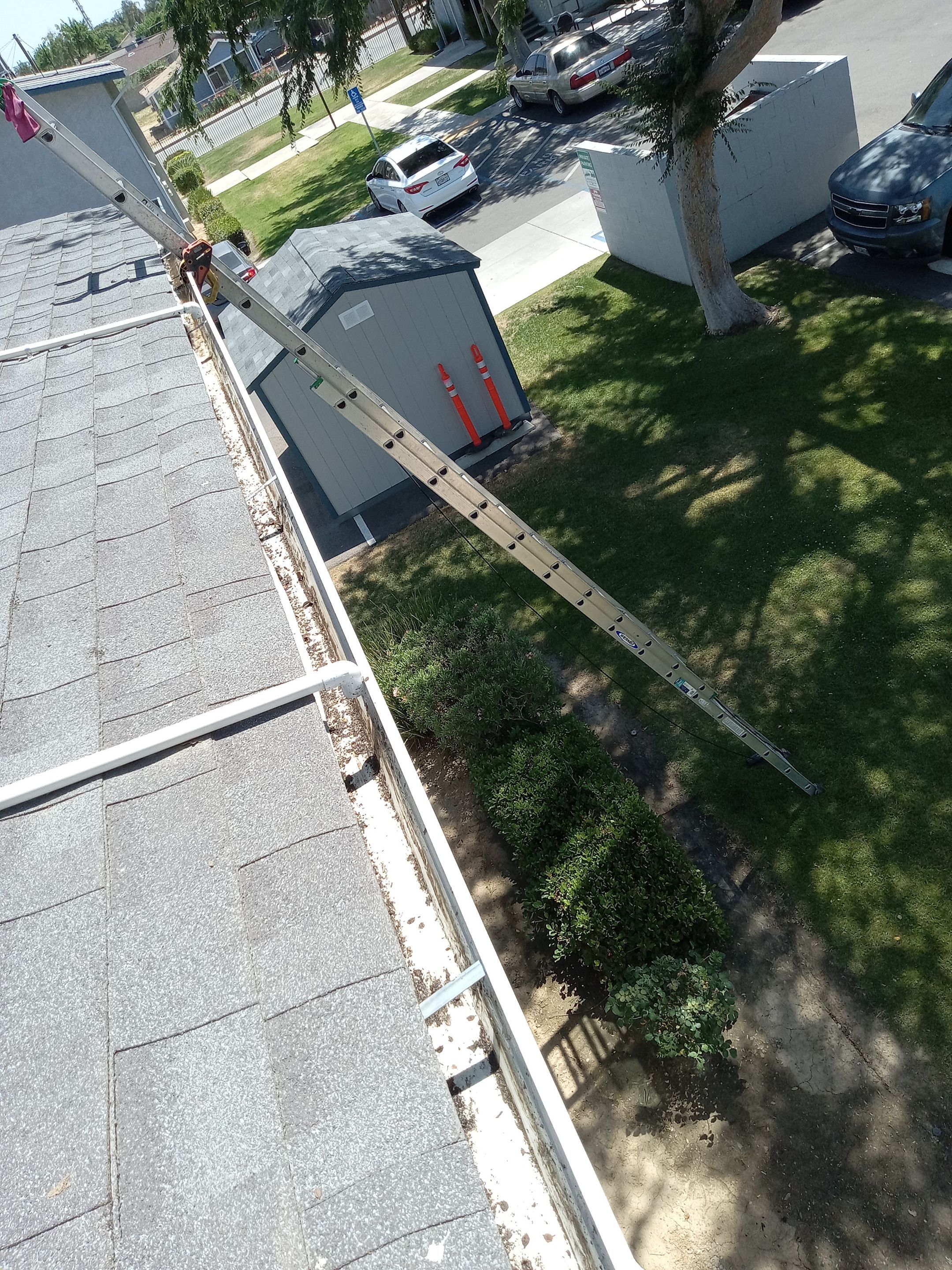 Commercial gutter cleaning Pixley, CA after photo with clean gutters