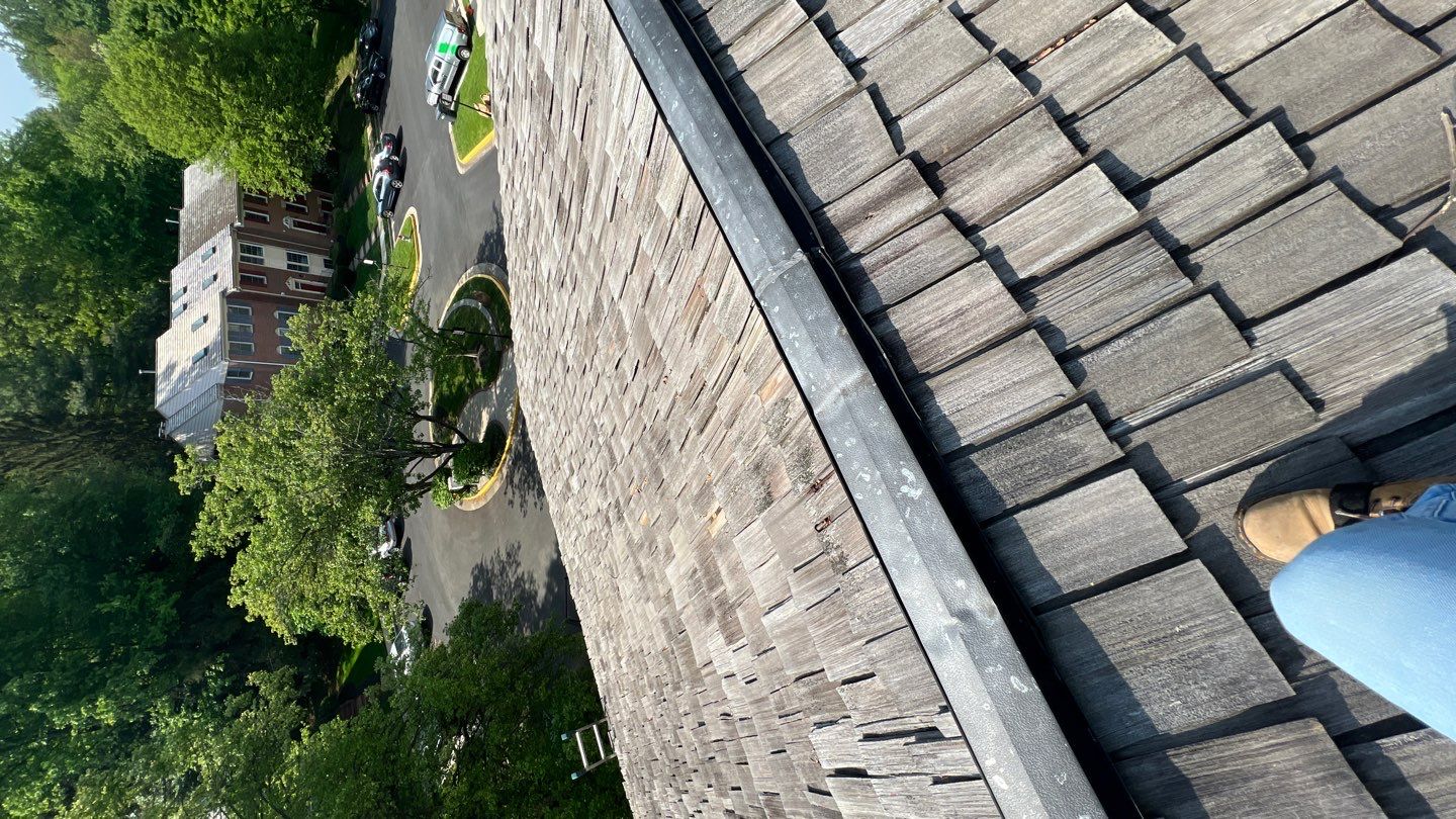 Falls Church - 18" Perfection CCA Shakes in Western Red Cedar by RM Banning, Inc.