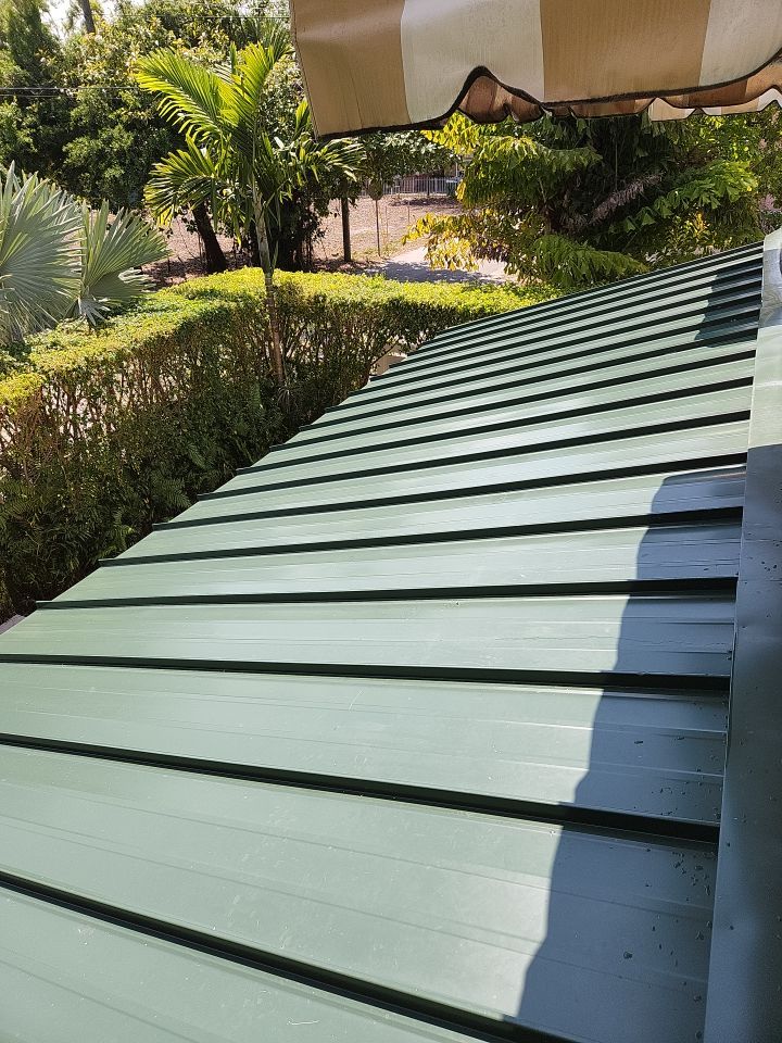Metal Roof - Galvalume Evergreen by Istueta Roofing