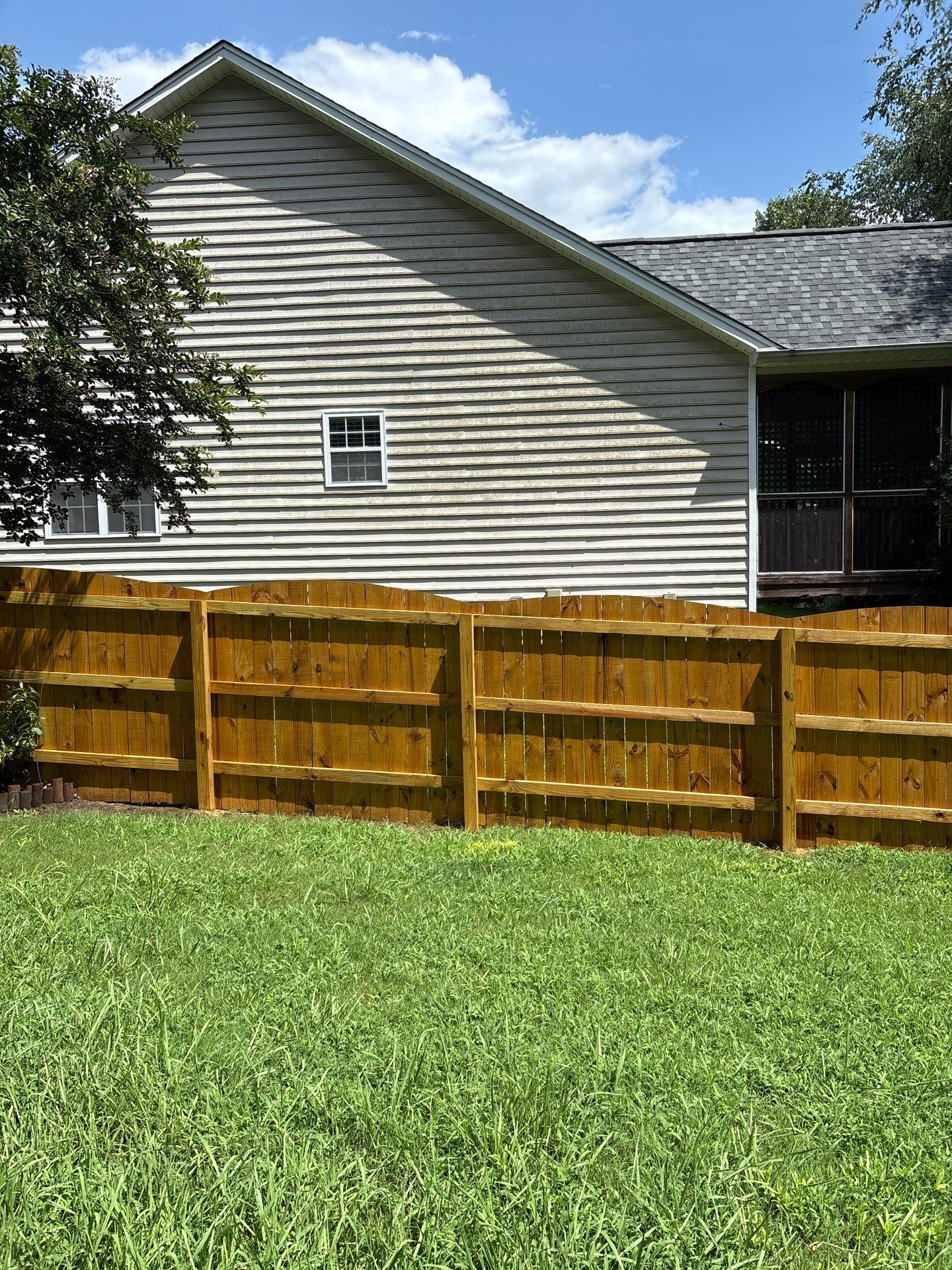 Wood Fence using Wood Sealant by DuraSeal