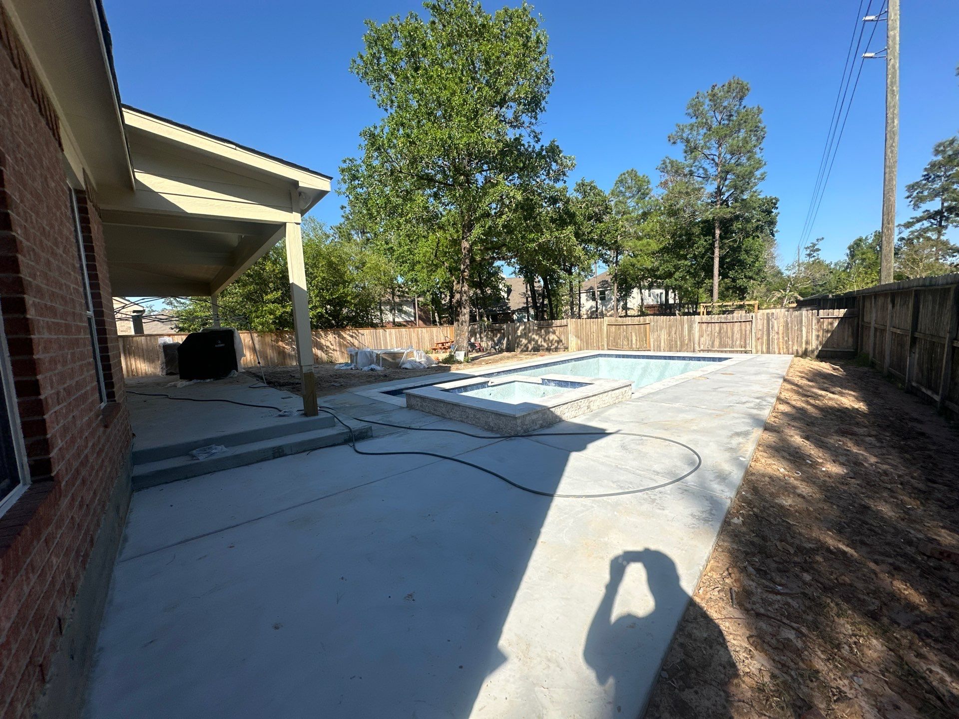 Pool, Patio Cover and Summer Kitchen in Creekside by SophAlx LLC