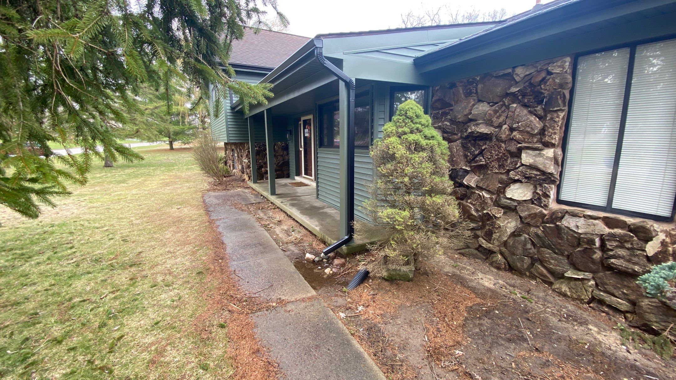 Siding Replacement using CertainTeed Restoration Classis D4 by 180 Contractors