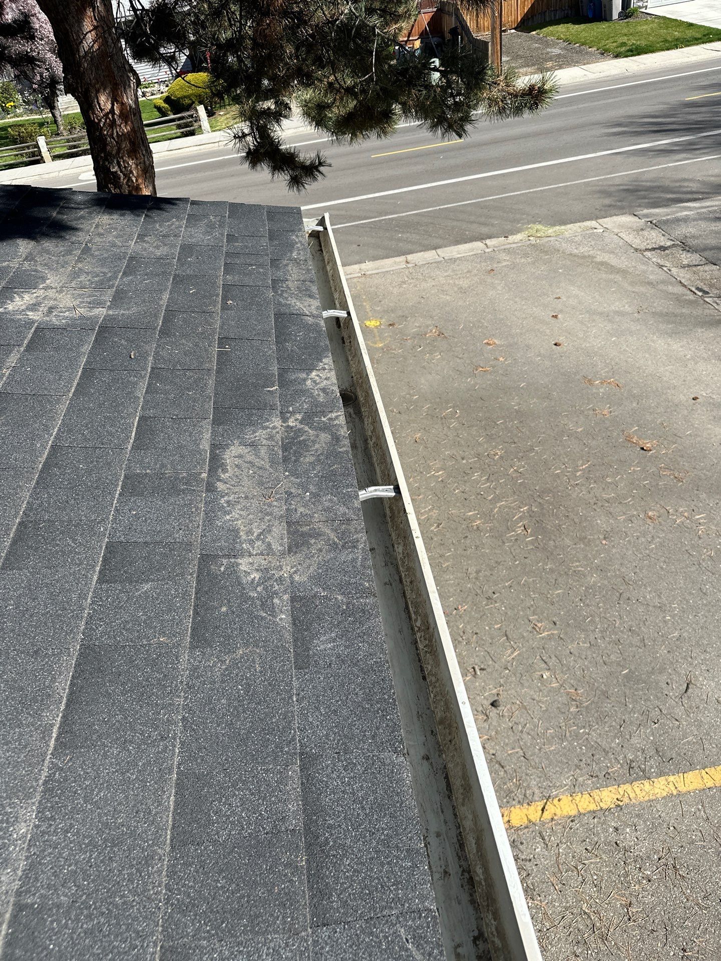 Commercial gutter cleaning Boise after photo with clean gutters