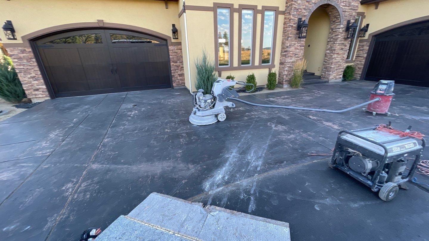 Driveway using Trail Mix 1/8" Chip by Croc Coatings, LLC