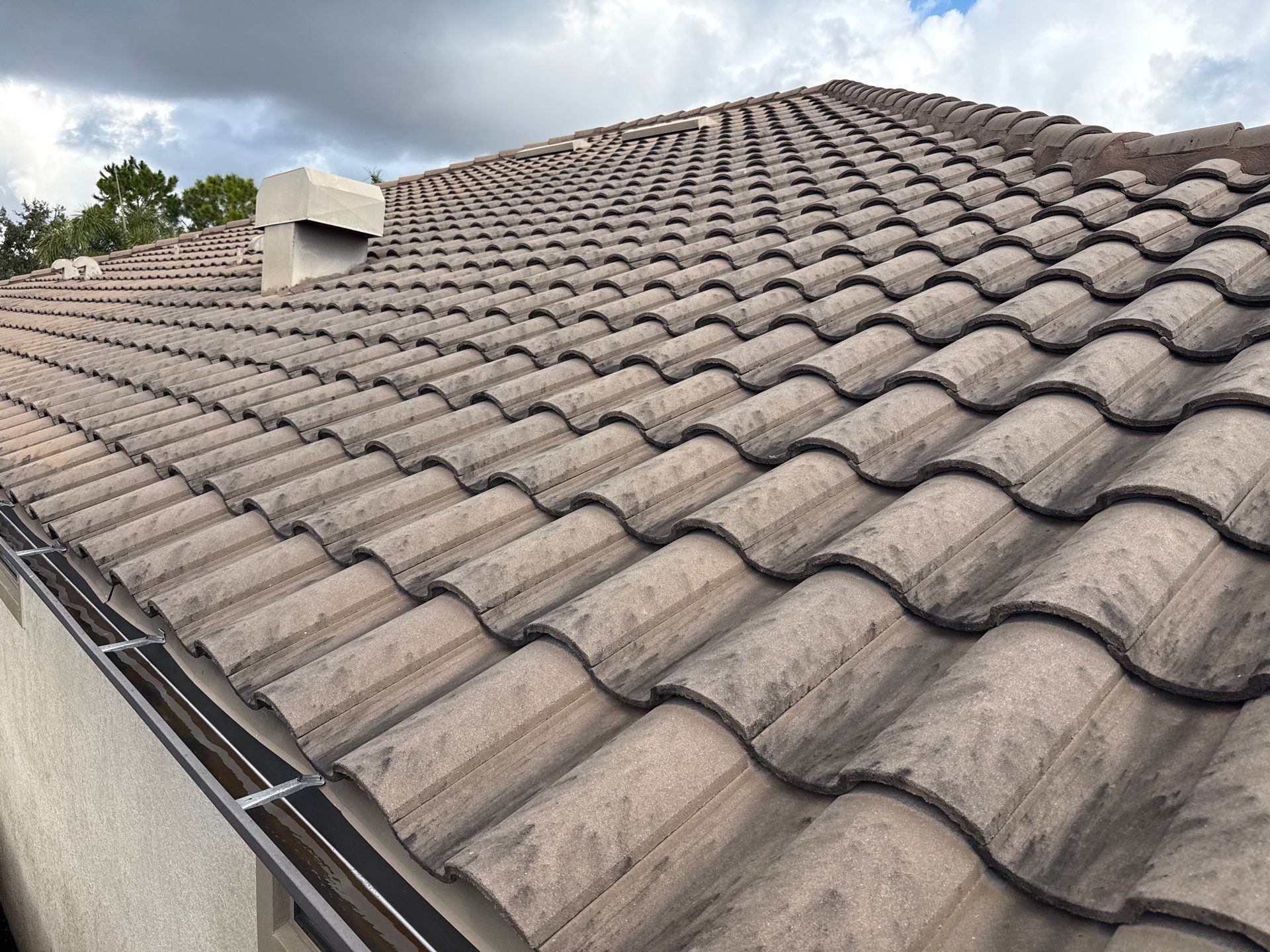 Barrel Tile Roof Cleaning – Lakewood Ranch, FL by Sunshine AquaWash