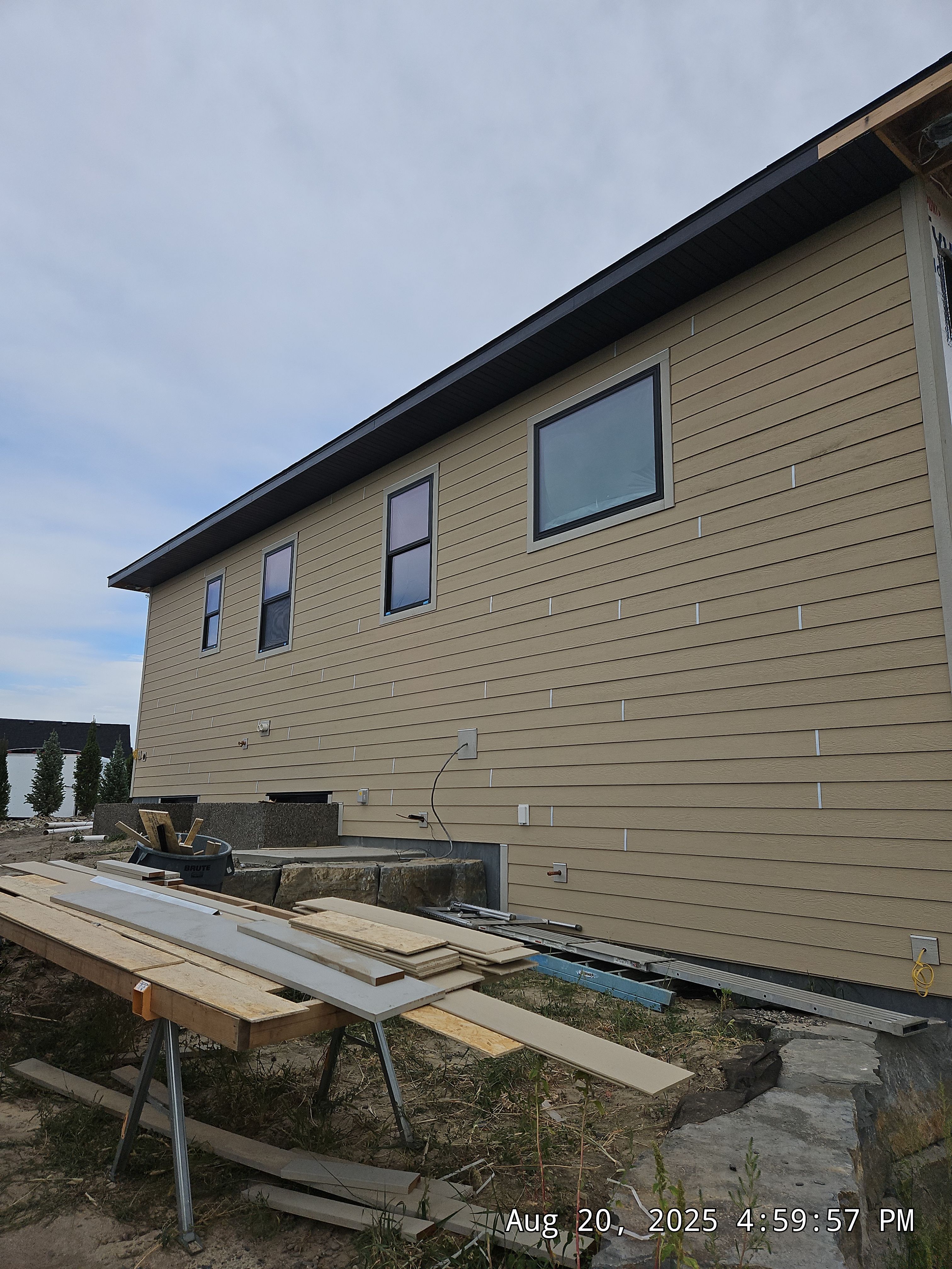 New Construction LP Smartside by Plankwalker Siding & Roofing
