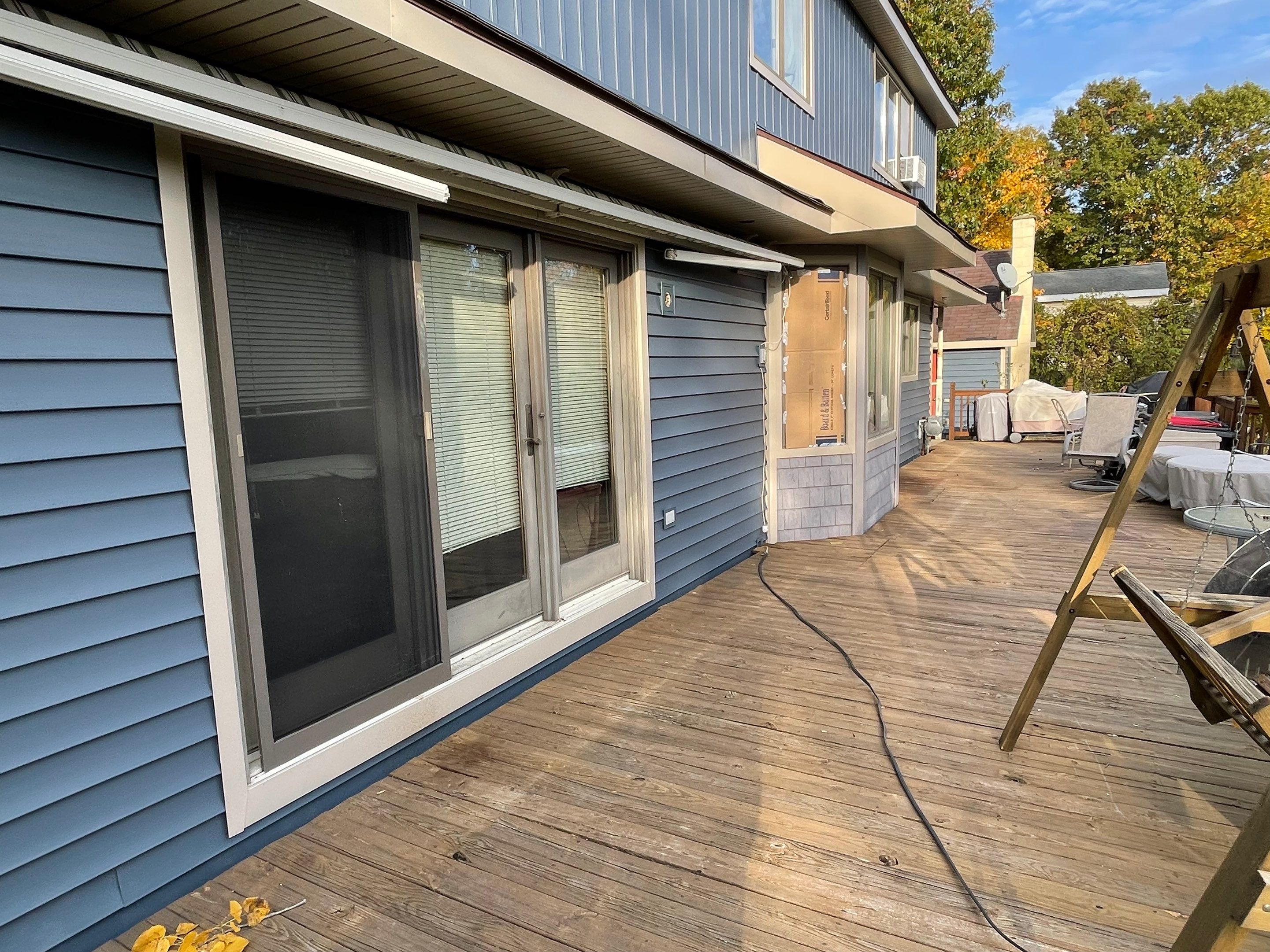CertainTeed Monogram D5 Pacific Blue + Cedar Impression Shake Driftwood Blend & Pacific Blue + CertainTeed Board & Batten Pacific Blue by 180 Contractors