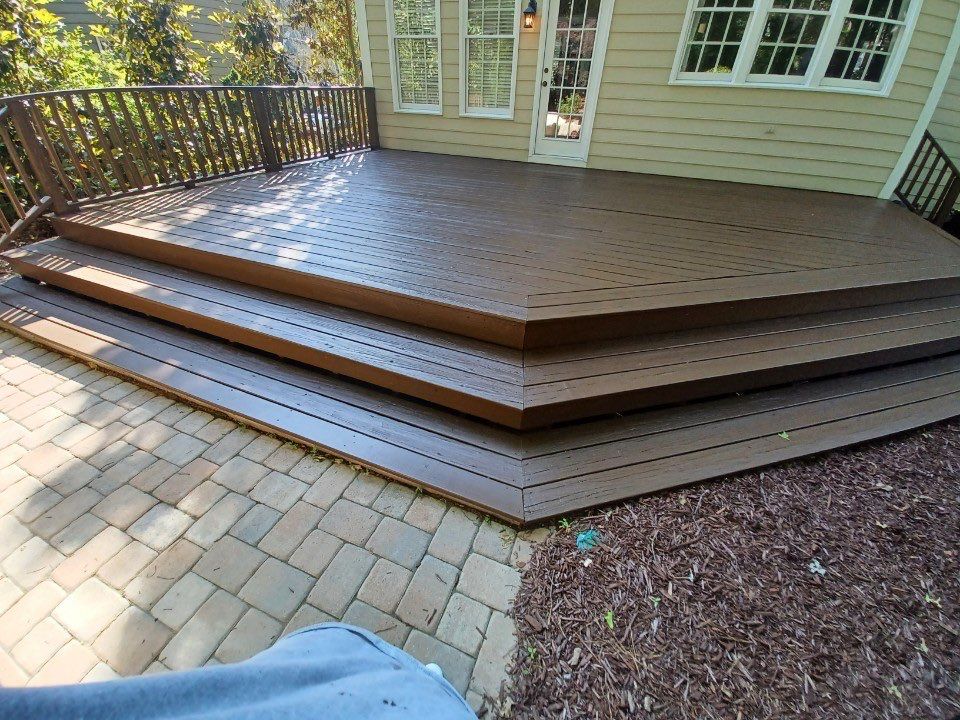 Coated Deck using AcryFin by DuraSeal