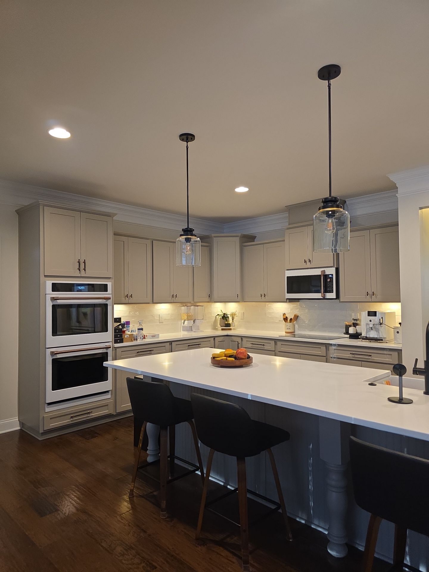 From Dated to Dazzling: A Bright Kitchen Transformation in Holly Springs by Elite Remodeling and Design LLC