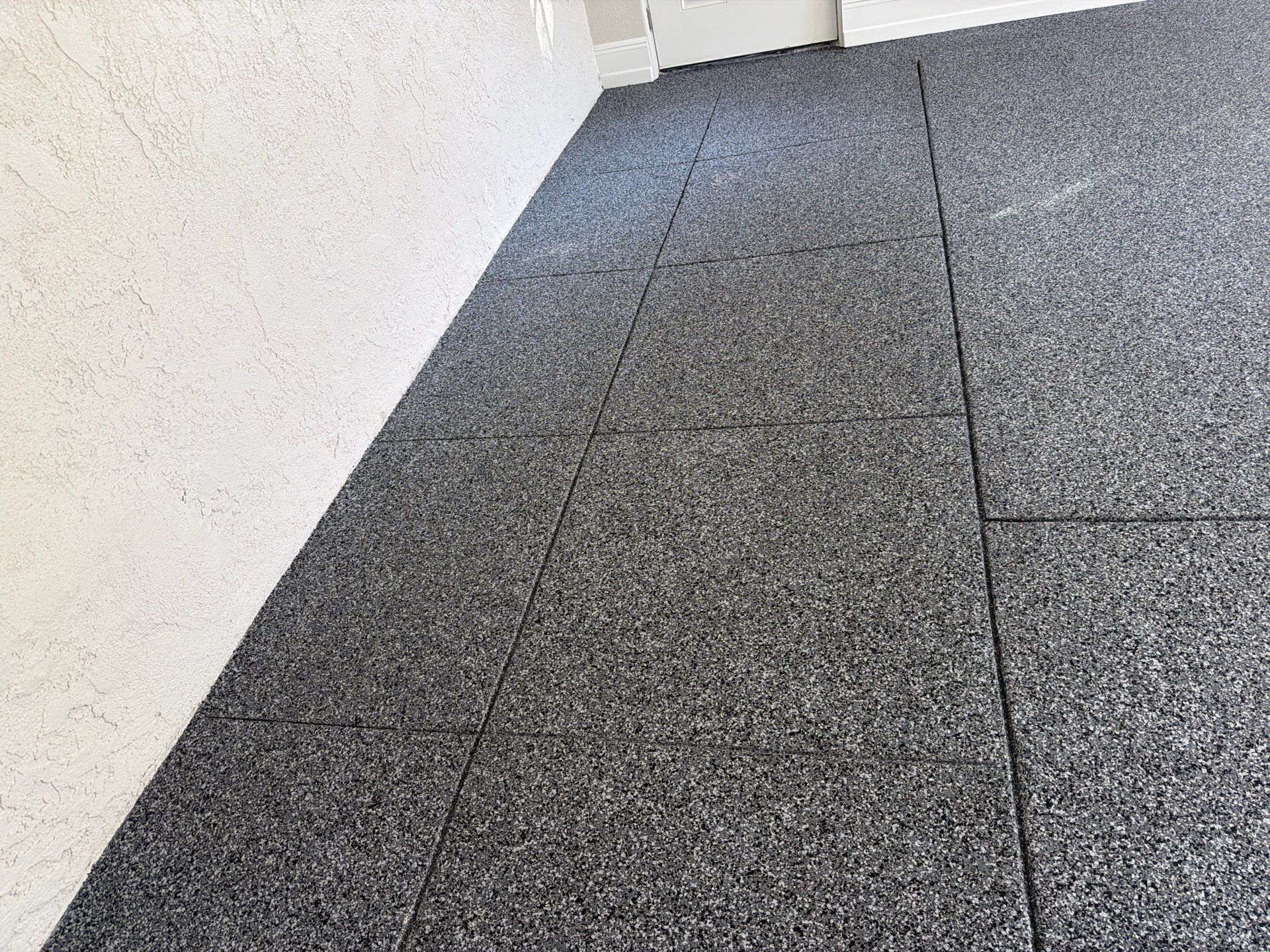 Paso Robles Polyurea Garage Floor Coating with Glacier Chips by MGP Coatings