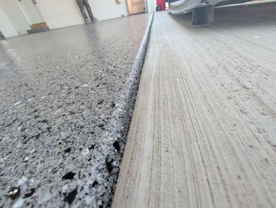 Polyaspartic Garage Floor Coating With Slate Hybrid Flake in Davenport