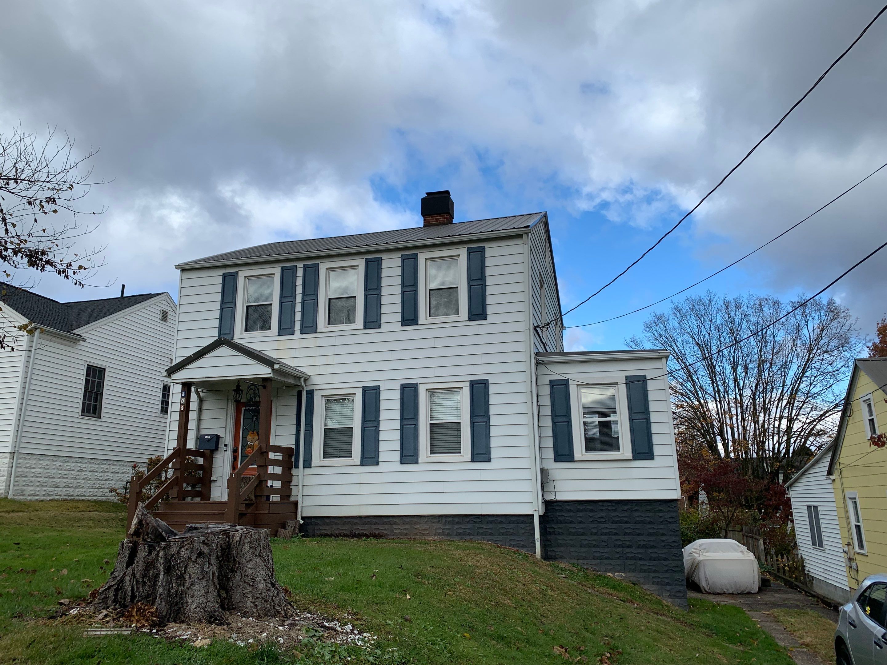 Siding Installation using Exterior Portfolio Portsmouth Vinyl Cedar Shakes by Secure Construction Company Inc