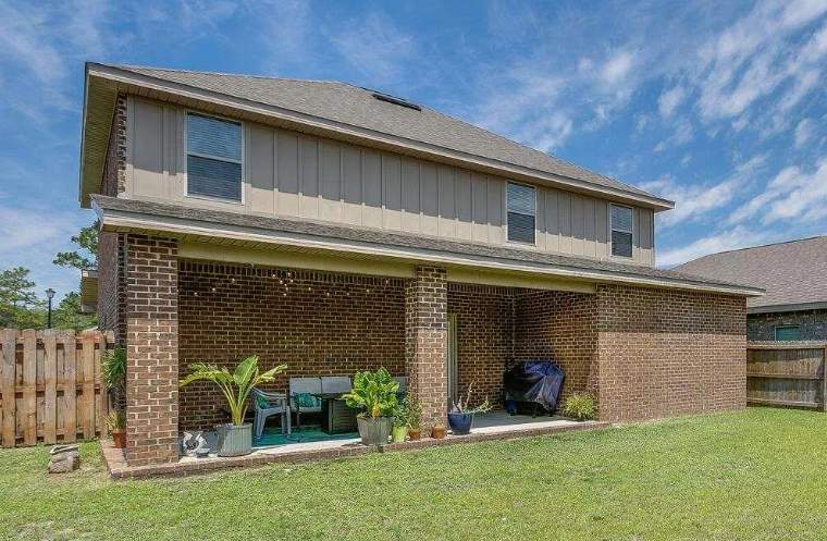 Screen Under in Gulf Breeze by Titan Sunrooms