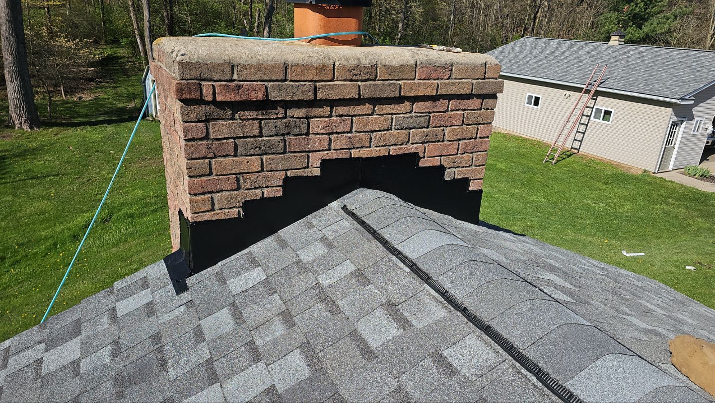 Atlas Pinnacle, Color, Coastal Granite, Drip Edge, Birch White by Eagle Eye Roofing