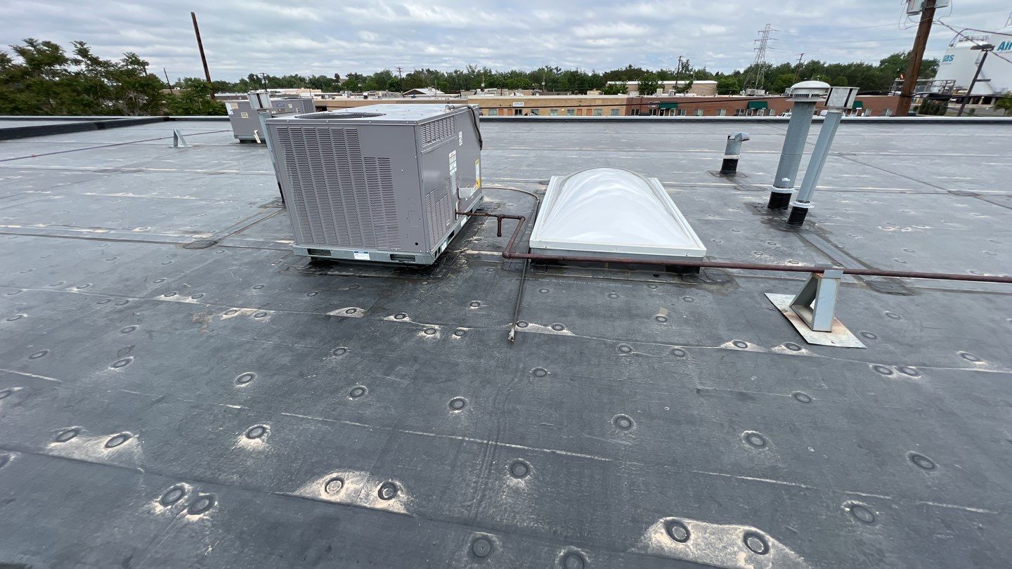 Commercial Roofing Installation using MuleHide EPDM .60 - BLACK by A to Z Roofing