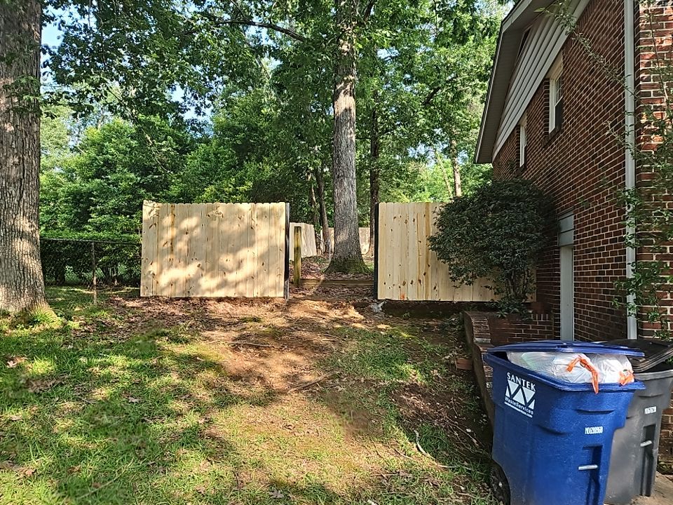 Royal Knoll Lane - Fence Installation  by Pillar and Pine