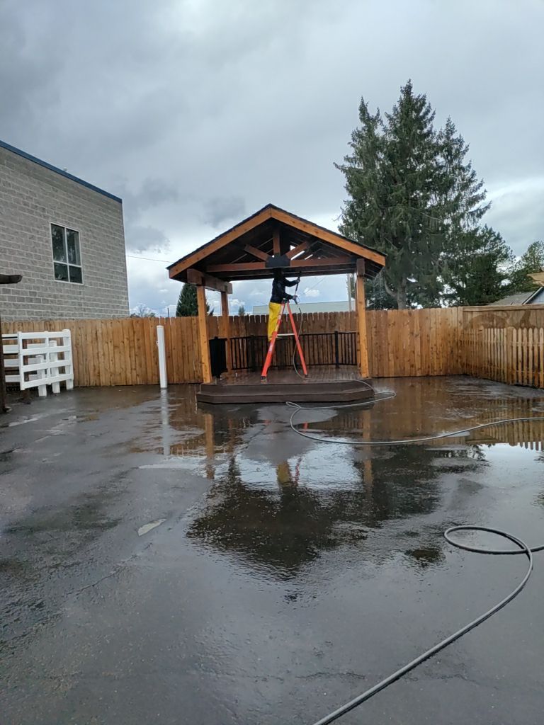 Cedar Siding Restoration using Sharkskin Brightener by Paul Schopp