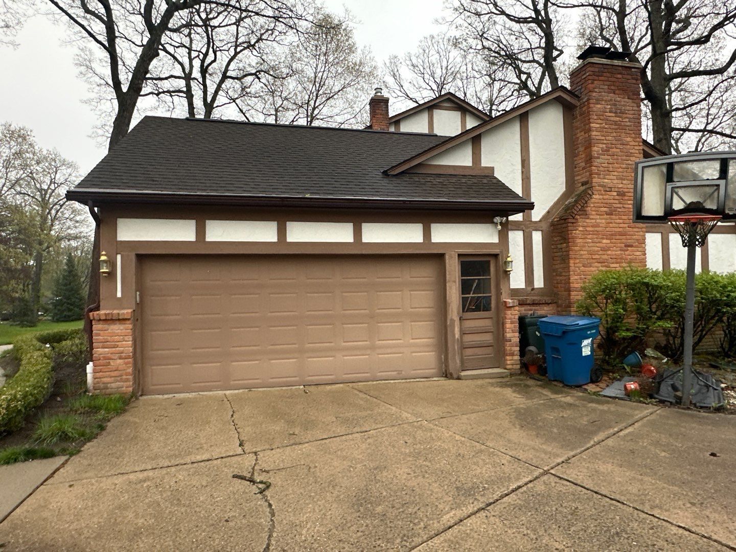 Siding Installation using Alside Monterey Sand by 180 Contractors