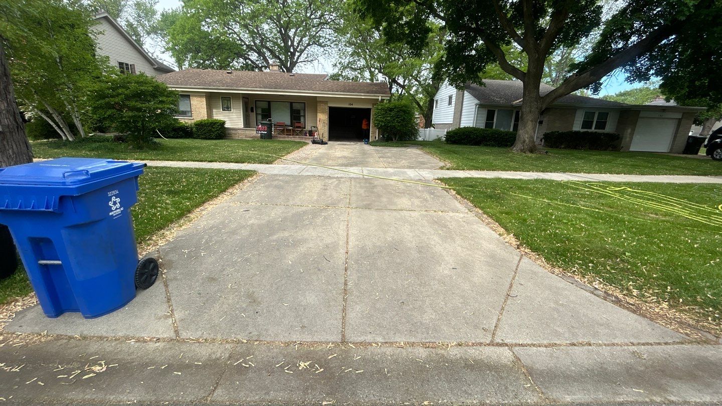 Mount Prospect, IL Driveway cleaning by Northern Power Washing LLC.