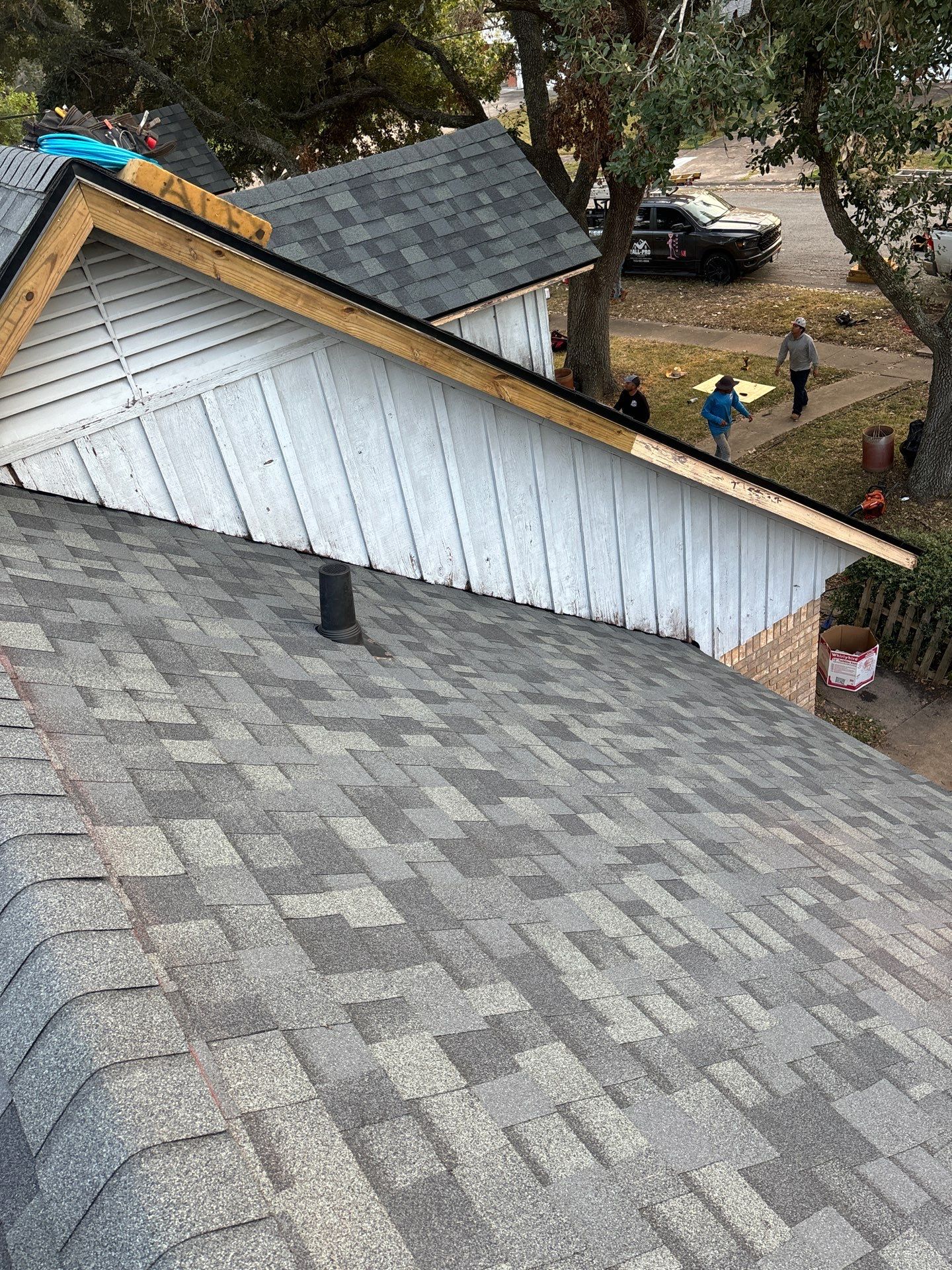 Residential Roofing Installation using Owen's Corning Duration (Lifetime) Shingles by Roof Repair Company