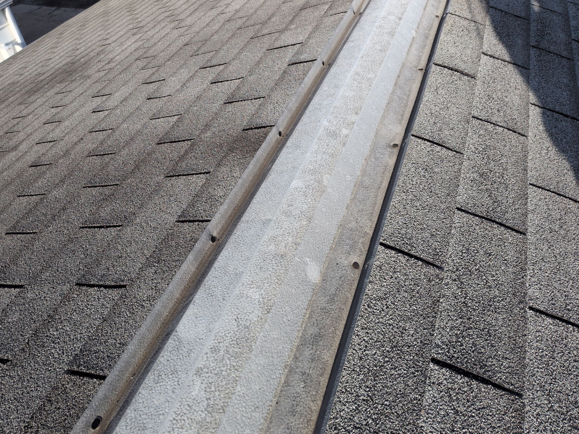 Residential Roof Replacement and Vinyl Siding Installation in Hamilton by XPRO ELITE LLC