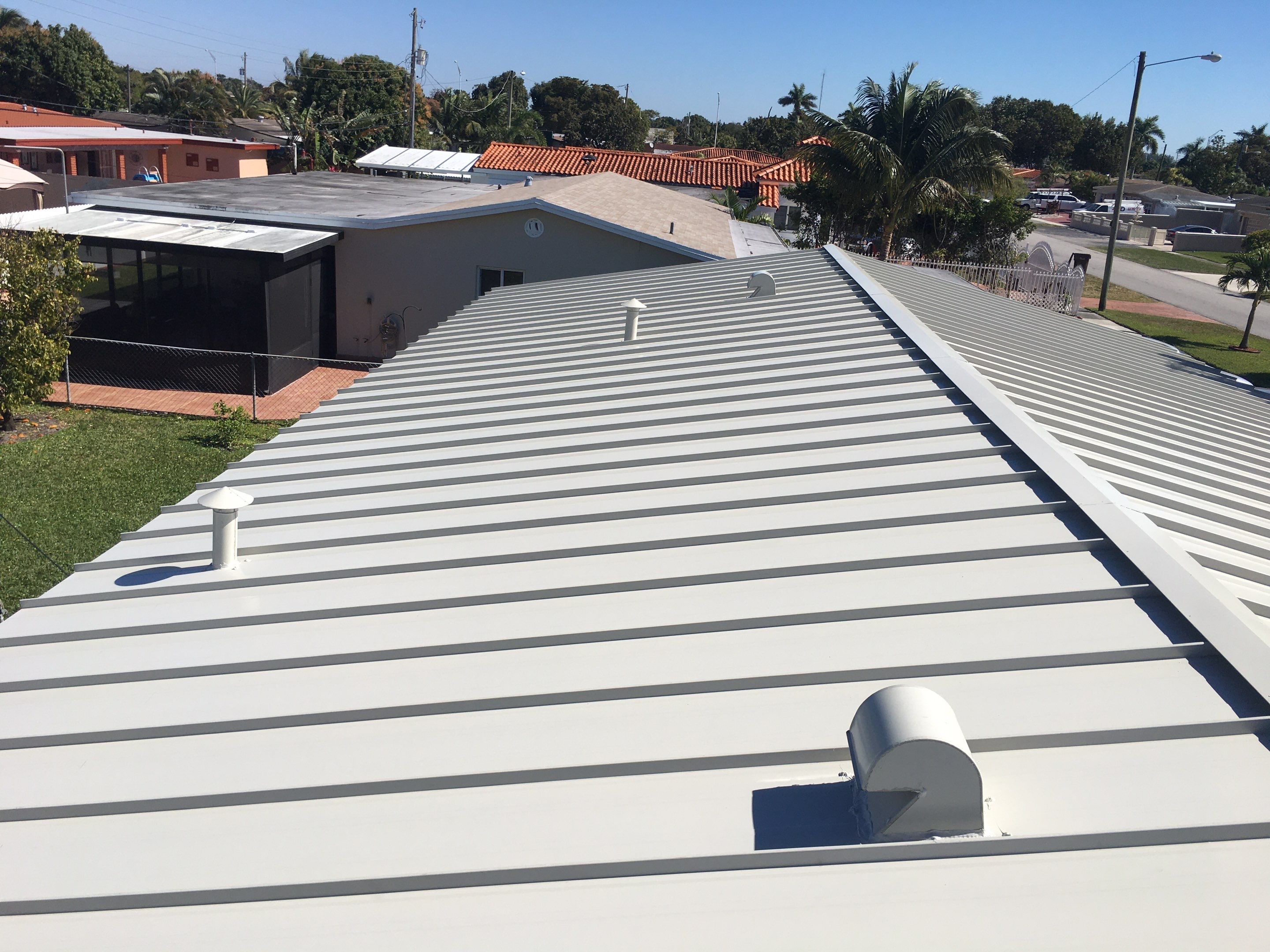 Metal Roof - Galvalume - Almond by Istueta Roofing