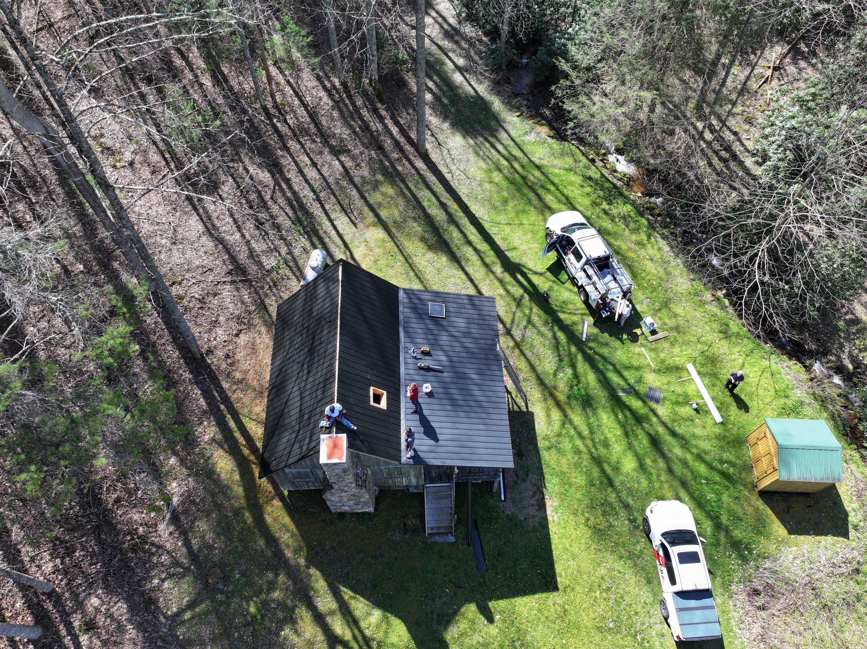 Sluder Cabin by Omnia Roofing