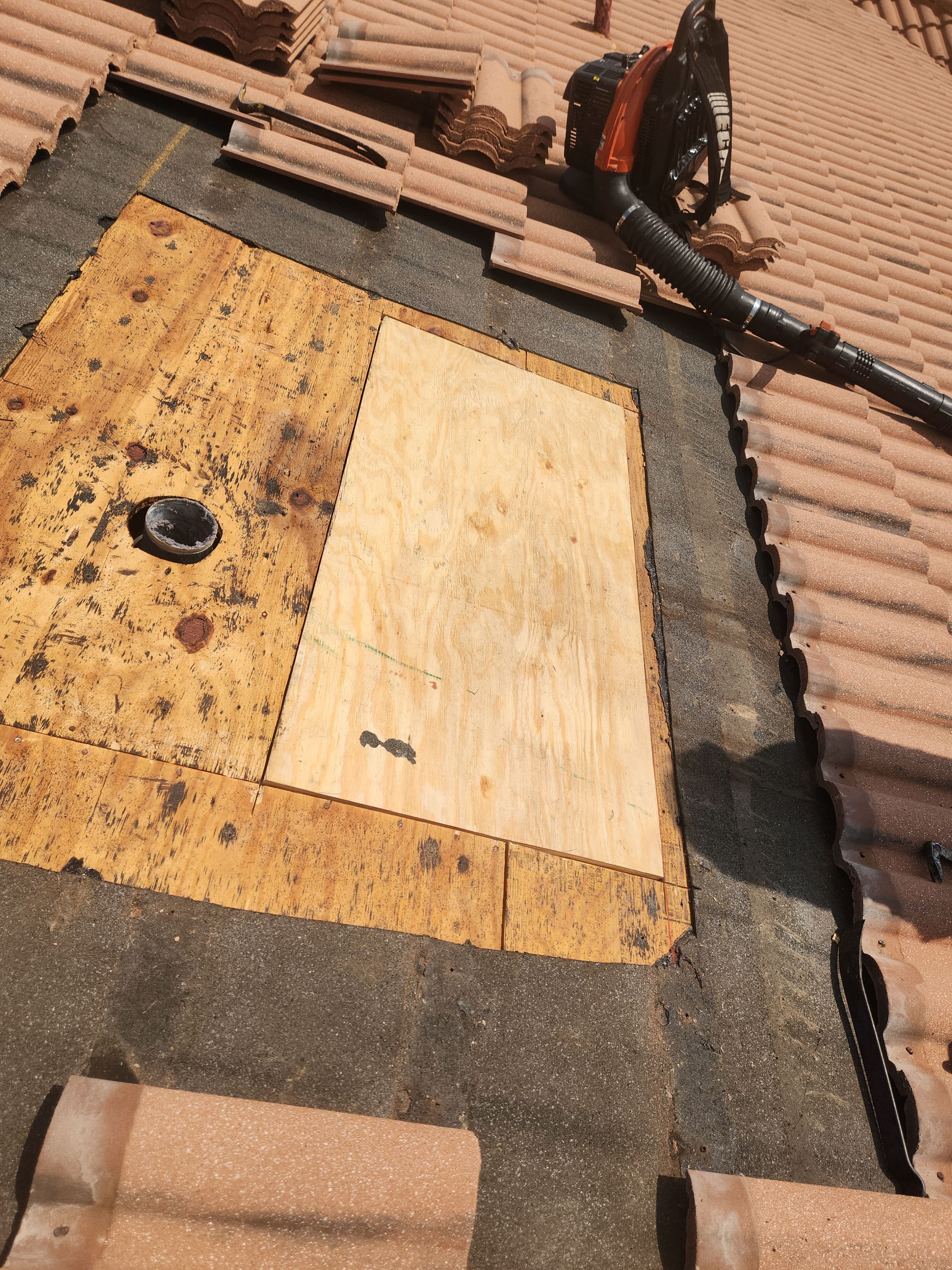 Tile Roof Repair in Palm Beach Gardens – Reliable, Professional, and Fair-Priced Service by Aastro Roofing