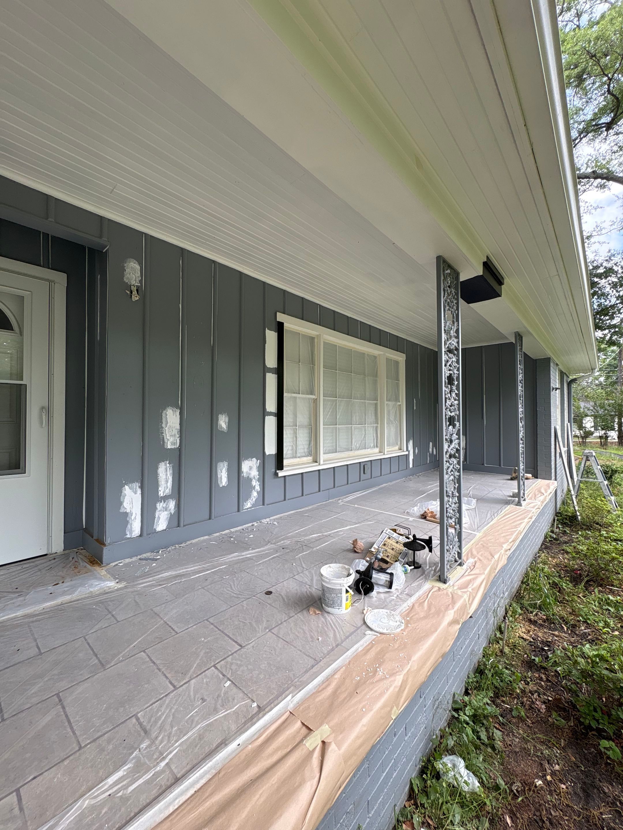 From Gray to Modern White: Exterior Repaint in Tyler, TX by Quality Coats Painting