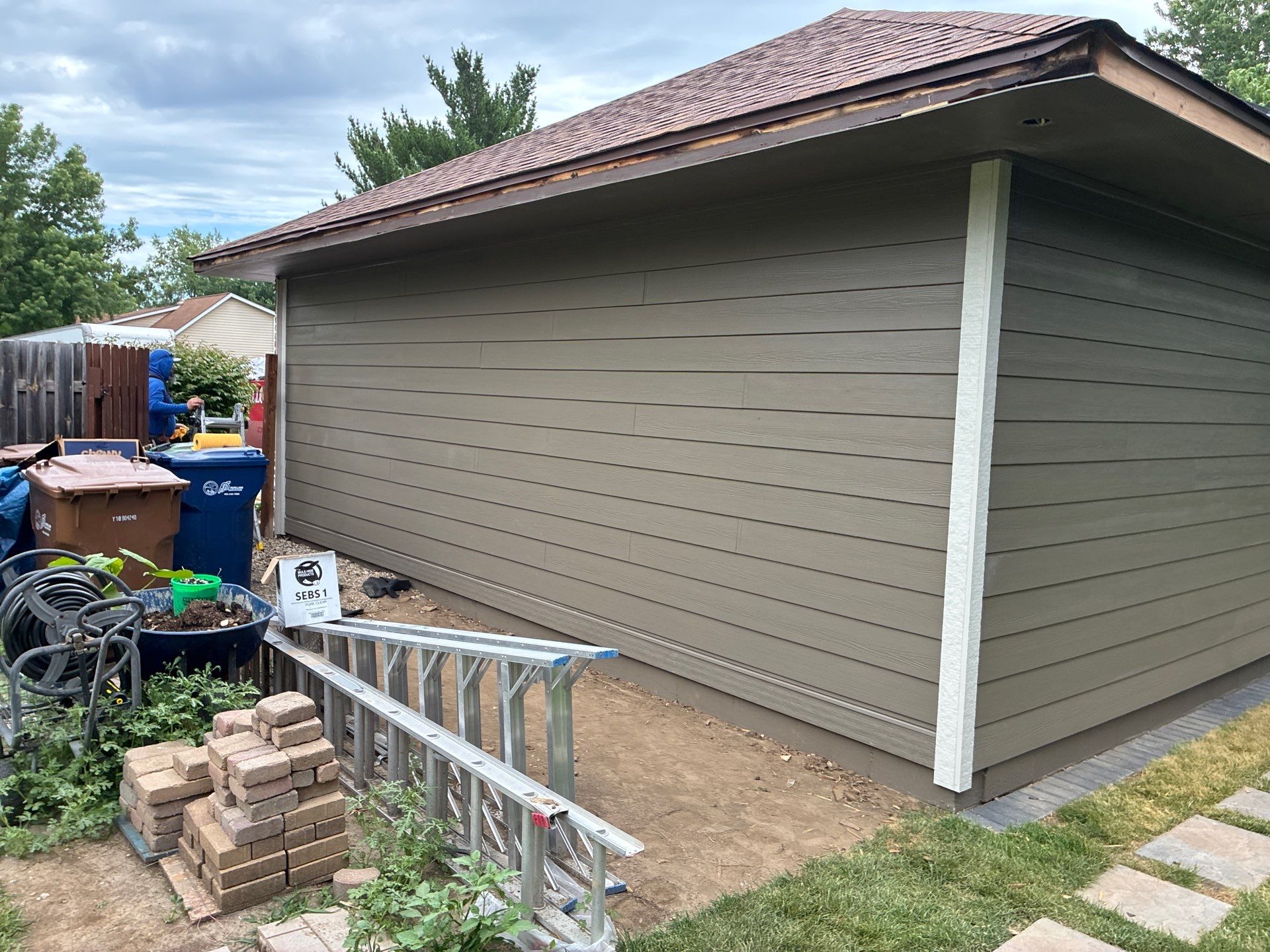 Bellevue Home Exterior Upgrade with James Hardie Siding and Windsor Windows by Carps Complete Exteriors