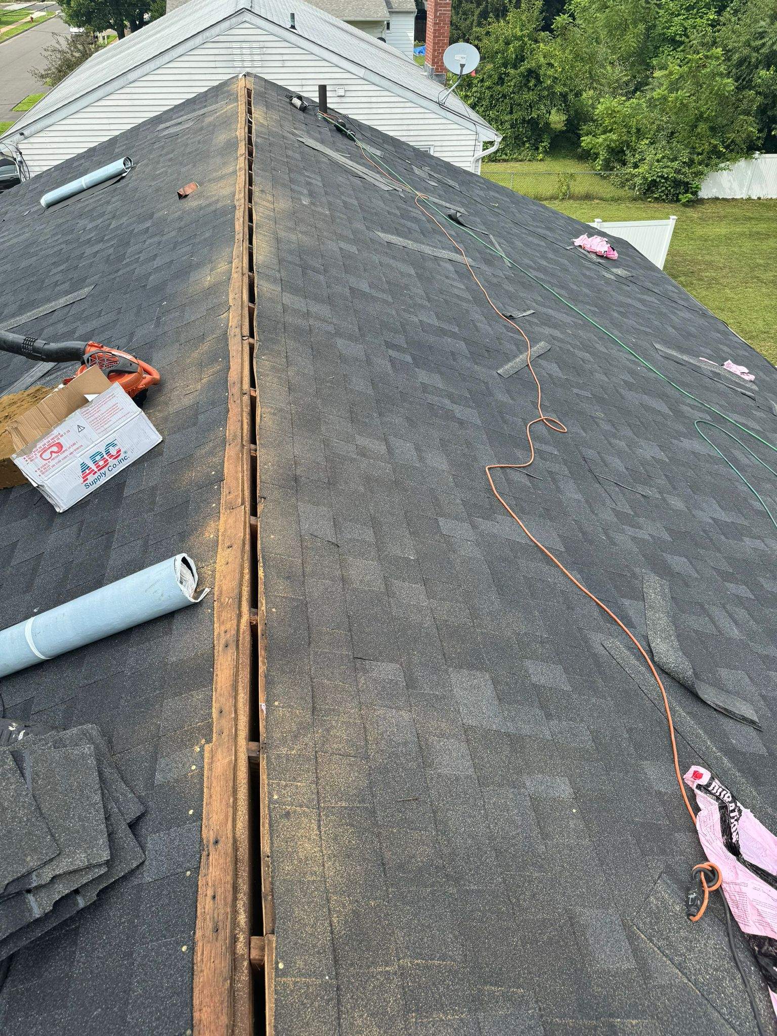 Full Roof Replacement in Hartford, CT – Owens Corning Duration, Onyx Black by JOHNNYS PRO