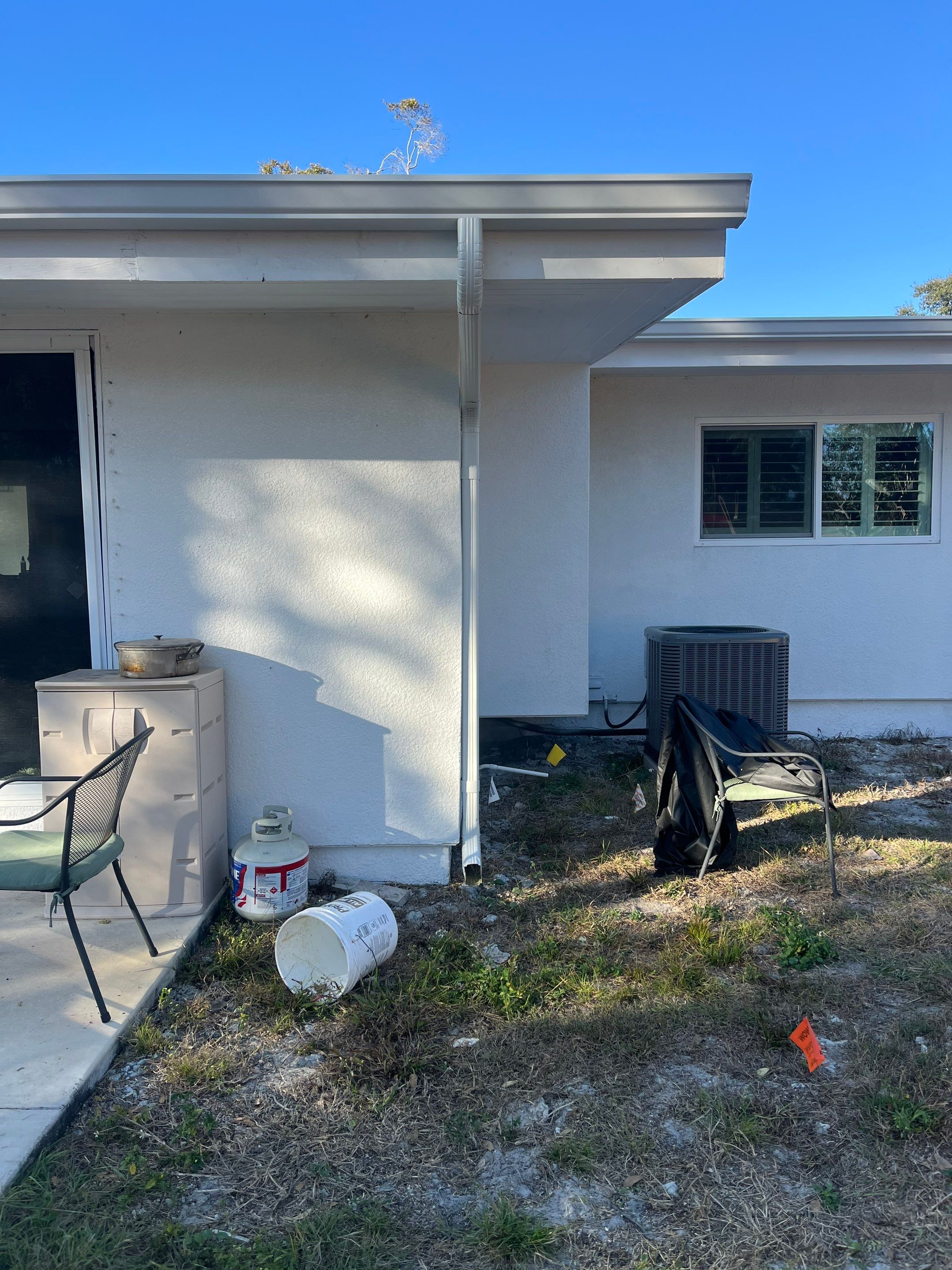 6 Inch Seamless Gutters using K-Style Gutters in Saint Petersburg FL by Gutter Professors