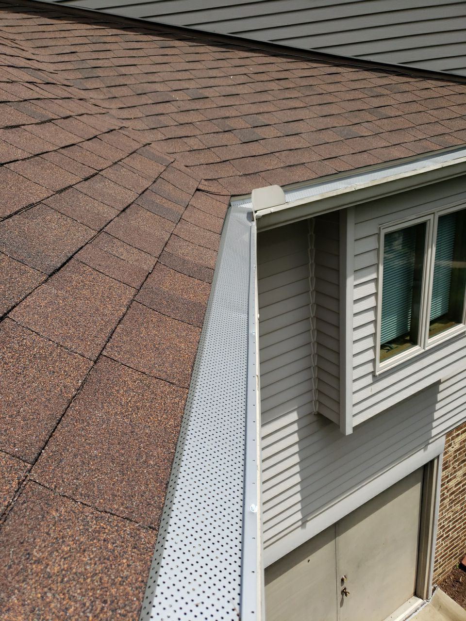 Brand: Atlas Pinnacle Color: Pristine Scotchgard Hickory Drip: Musket Brown by Eagle Eye Roofing