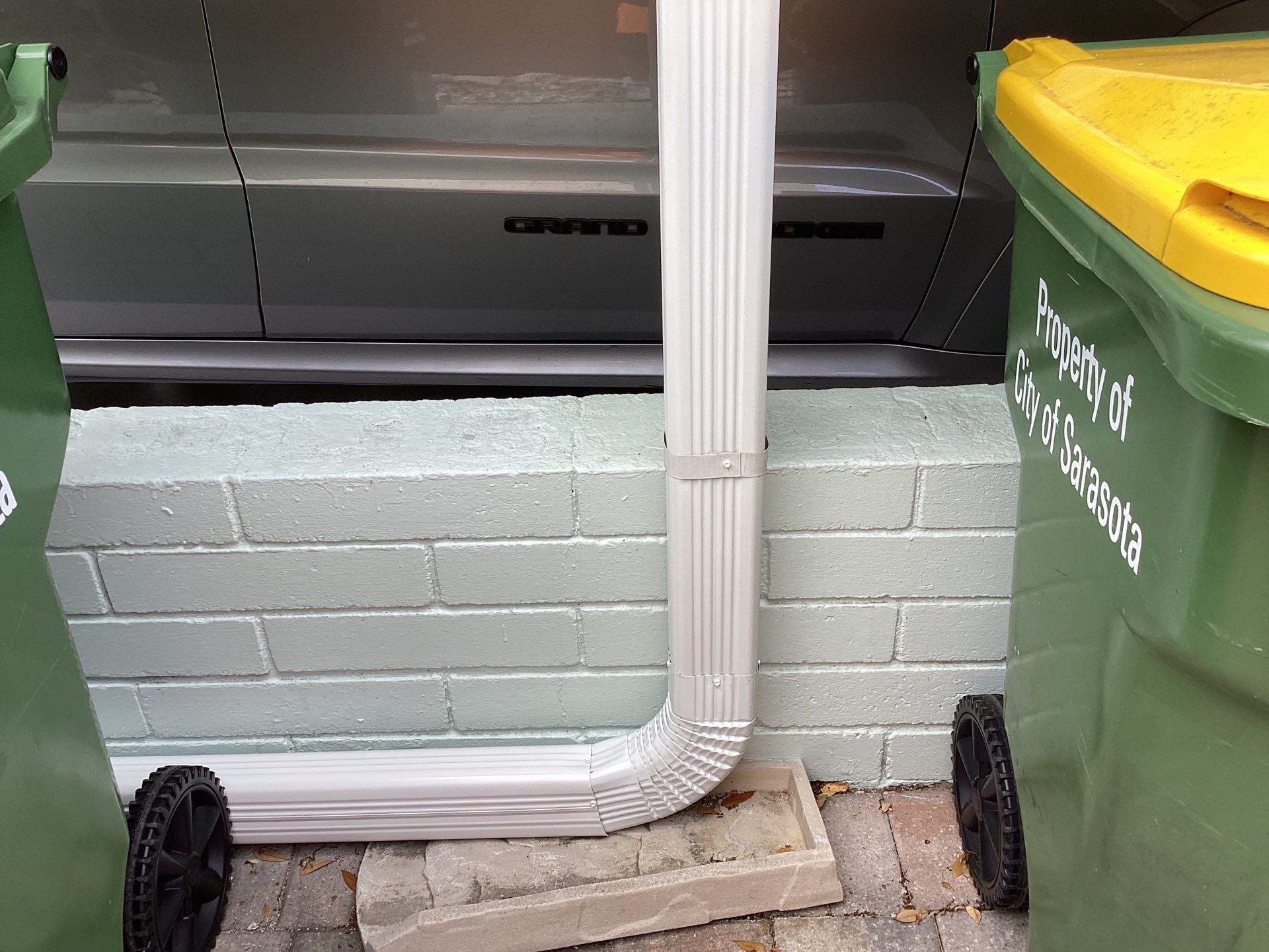 Elegant 7-Inch Seamless Gutters in Sarasota FL in Sarasota FL by Gutter Professors