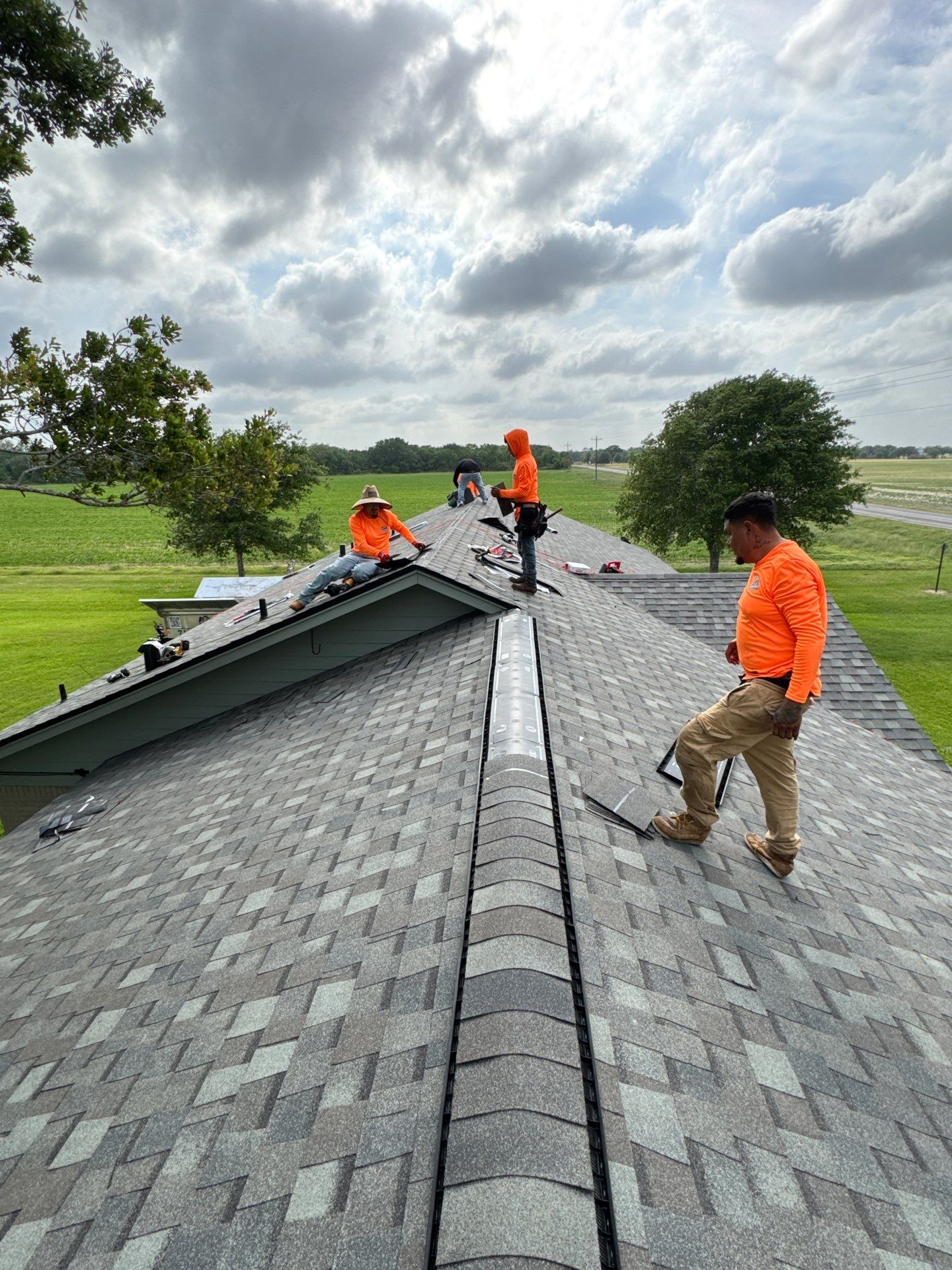 Roof Replacement louise by Roof Repair Company