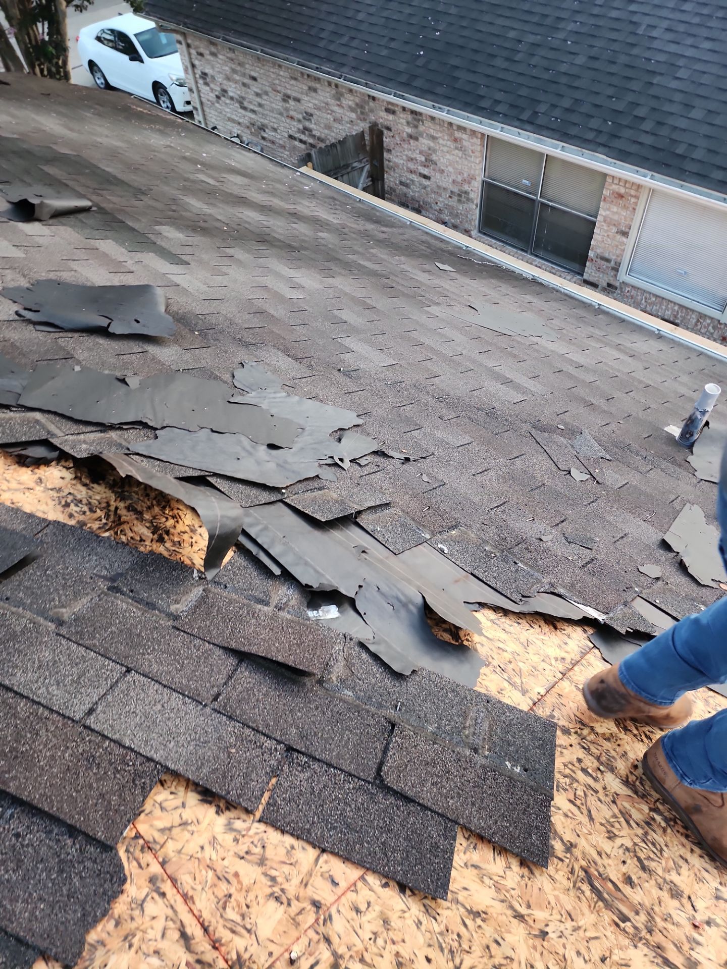 Residential Roofing Installation using Owen's Corning Duration (Lifetime) Shingles by Roof Repair Company