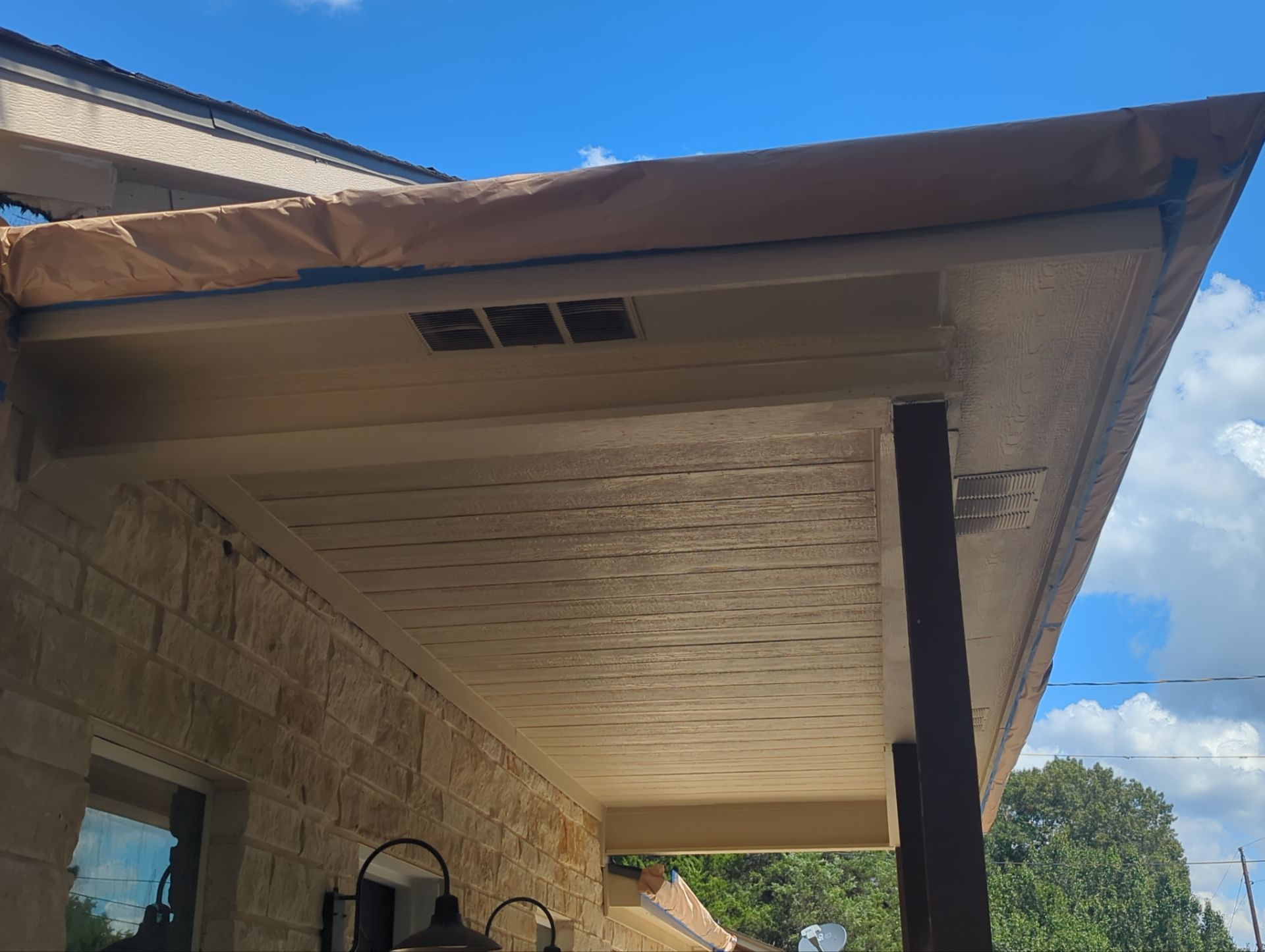 Bold New Color Scheme on Frankston, TX Home by Quality Coats Painting