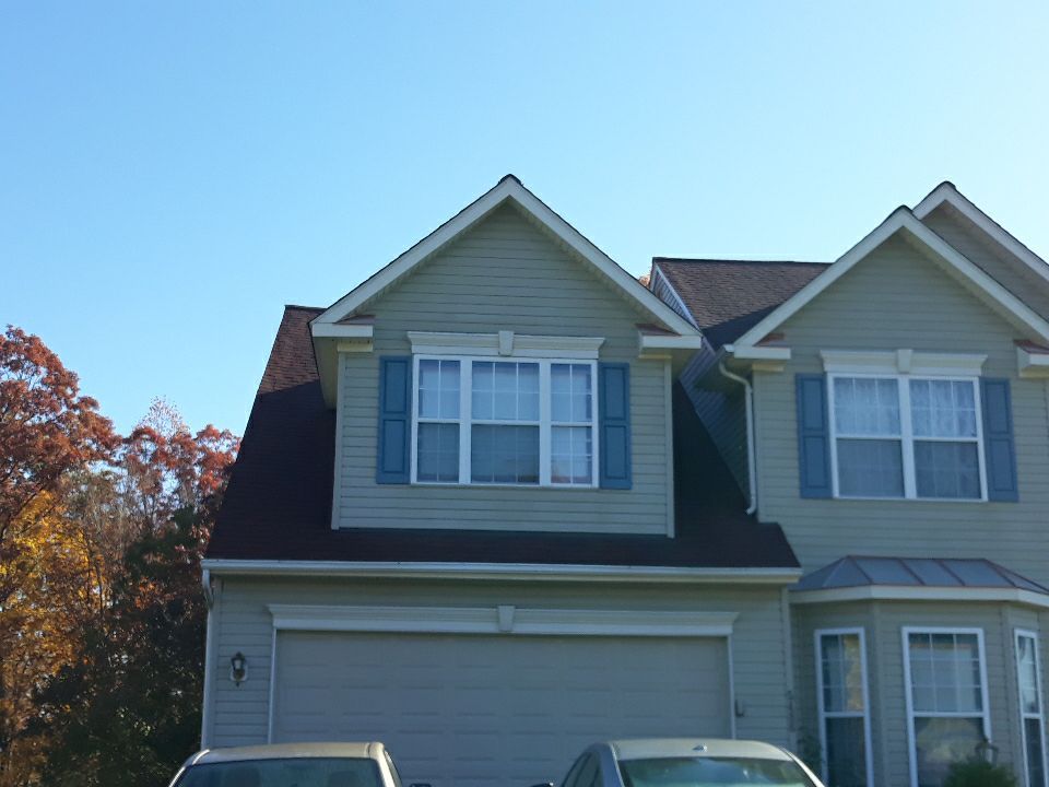 Woodbridge: CertainTeed Landmark Designer Shingles in Cottage Red by RM Banning, Inc.