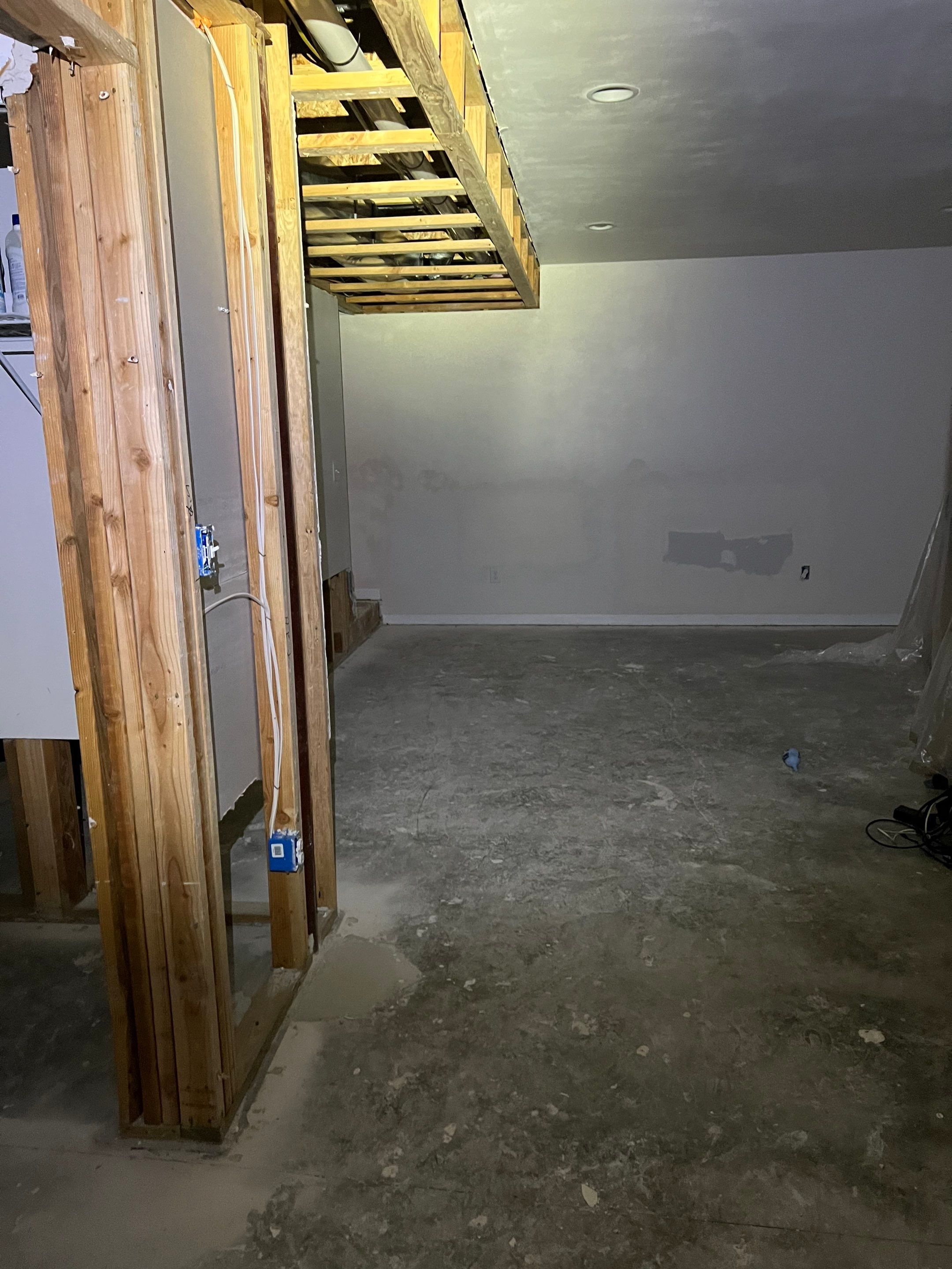 After Hours Emergency Water Extraction and Restoration in Middletown, Delaware by Healthy Home Solutions