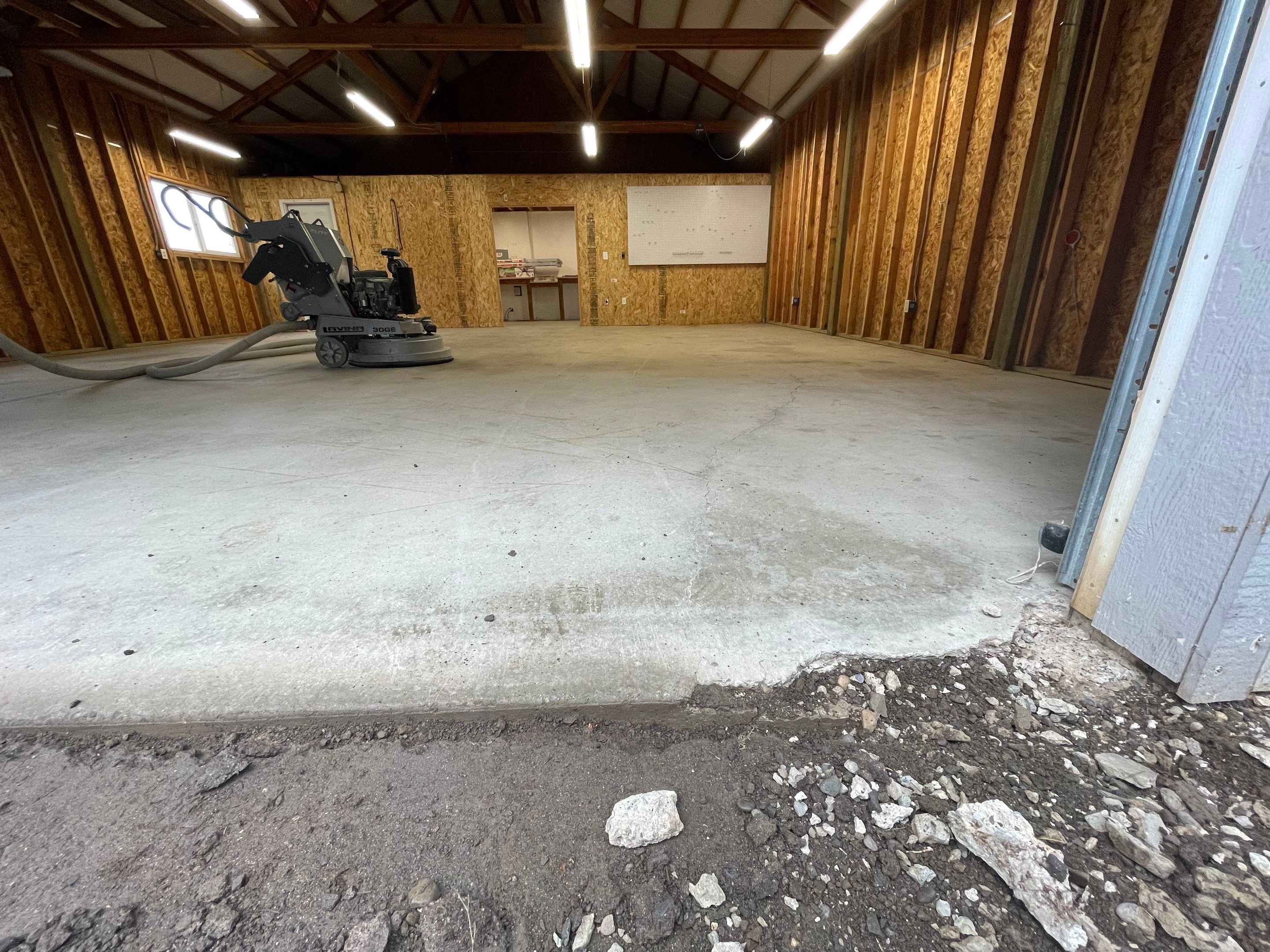 Garage Transformation using Penntek Evolution System and Smoke Color by Croc Coatings, LLC