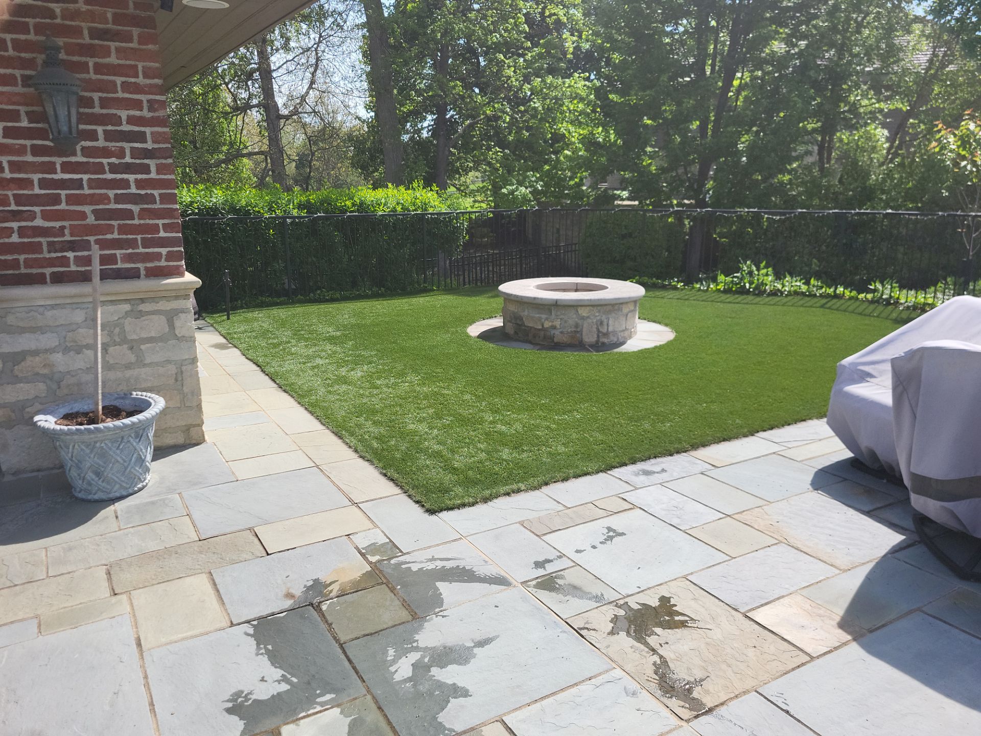 Muirfield Village backyard by Southwest Greens Midwest