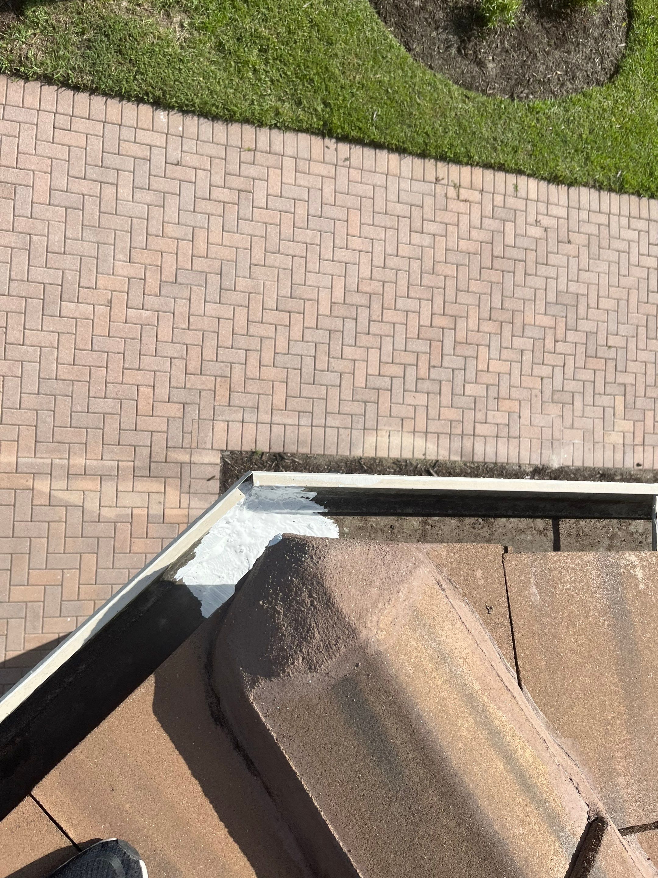 Gutter Cleaning and Maintenance in Sarasota FL by Gutter Professor by Gutter Professors